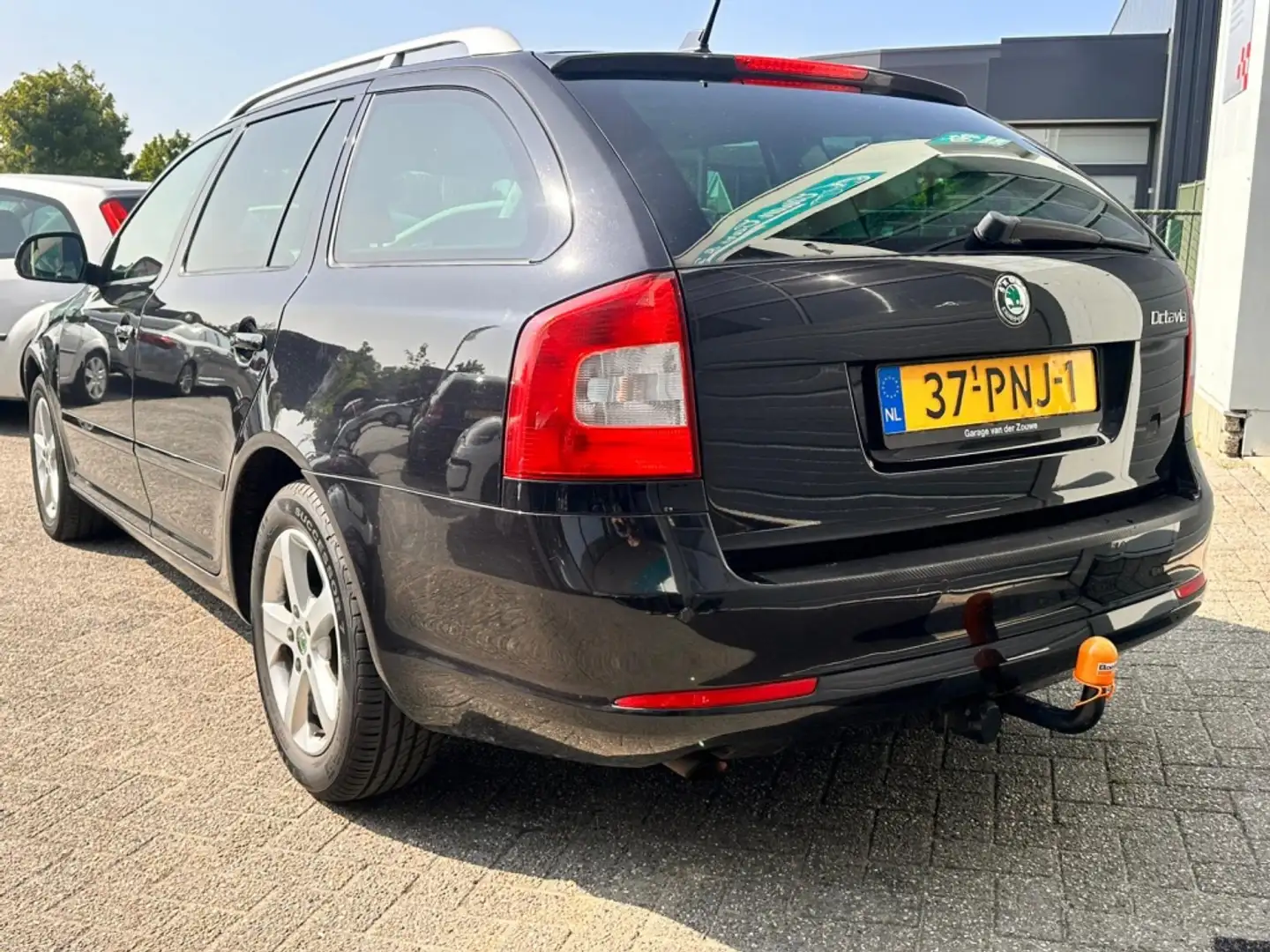 Skoda Octavia Combi 1.2 TSI Elegance Bns Zwart - 2