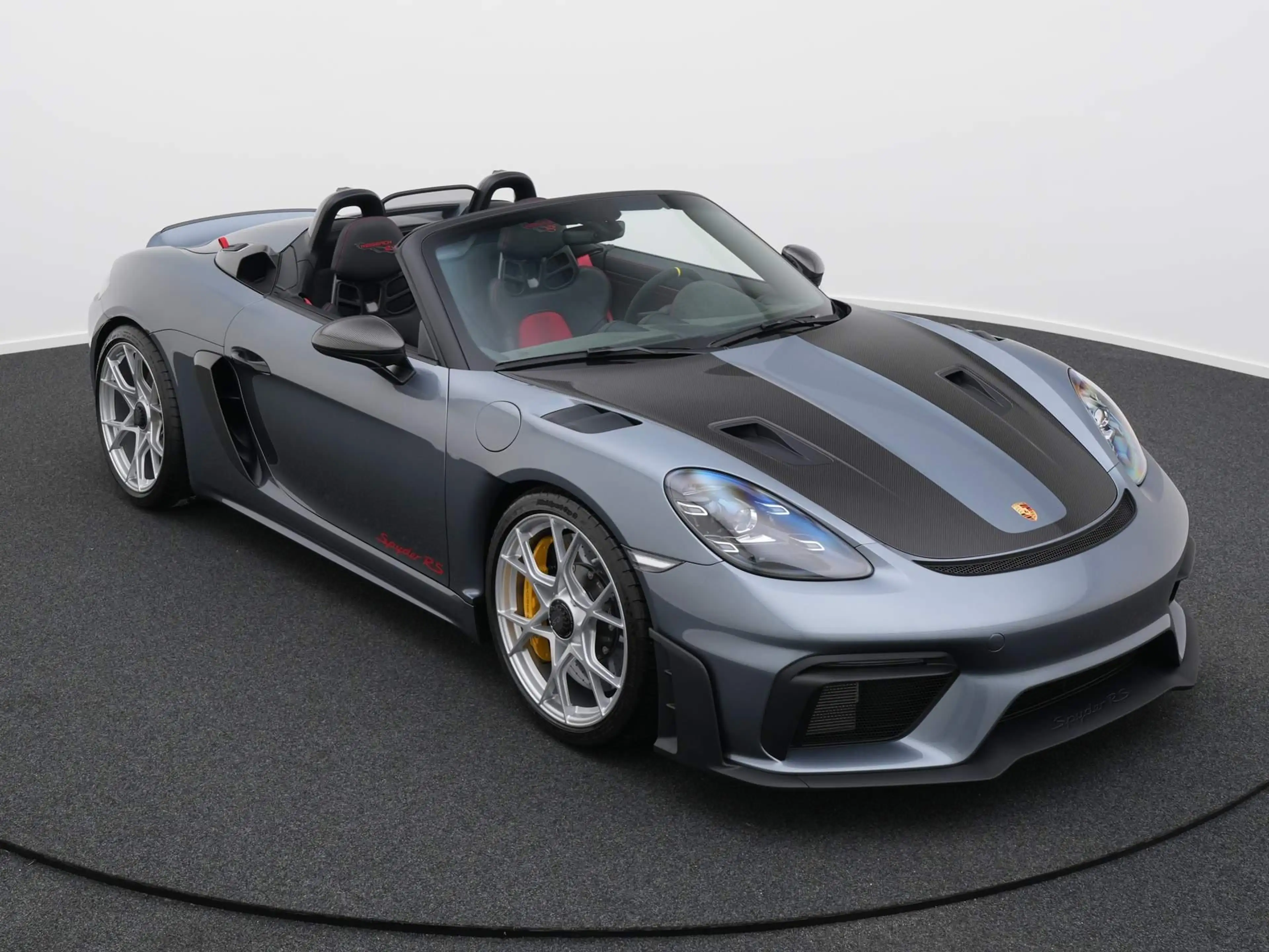Porsche 718 Spyder RS — photo 12