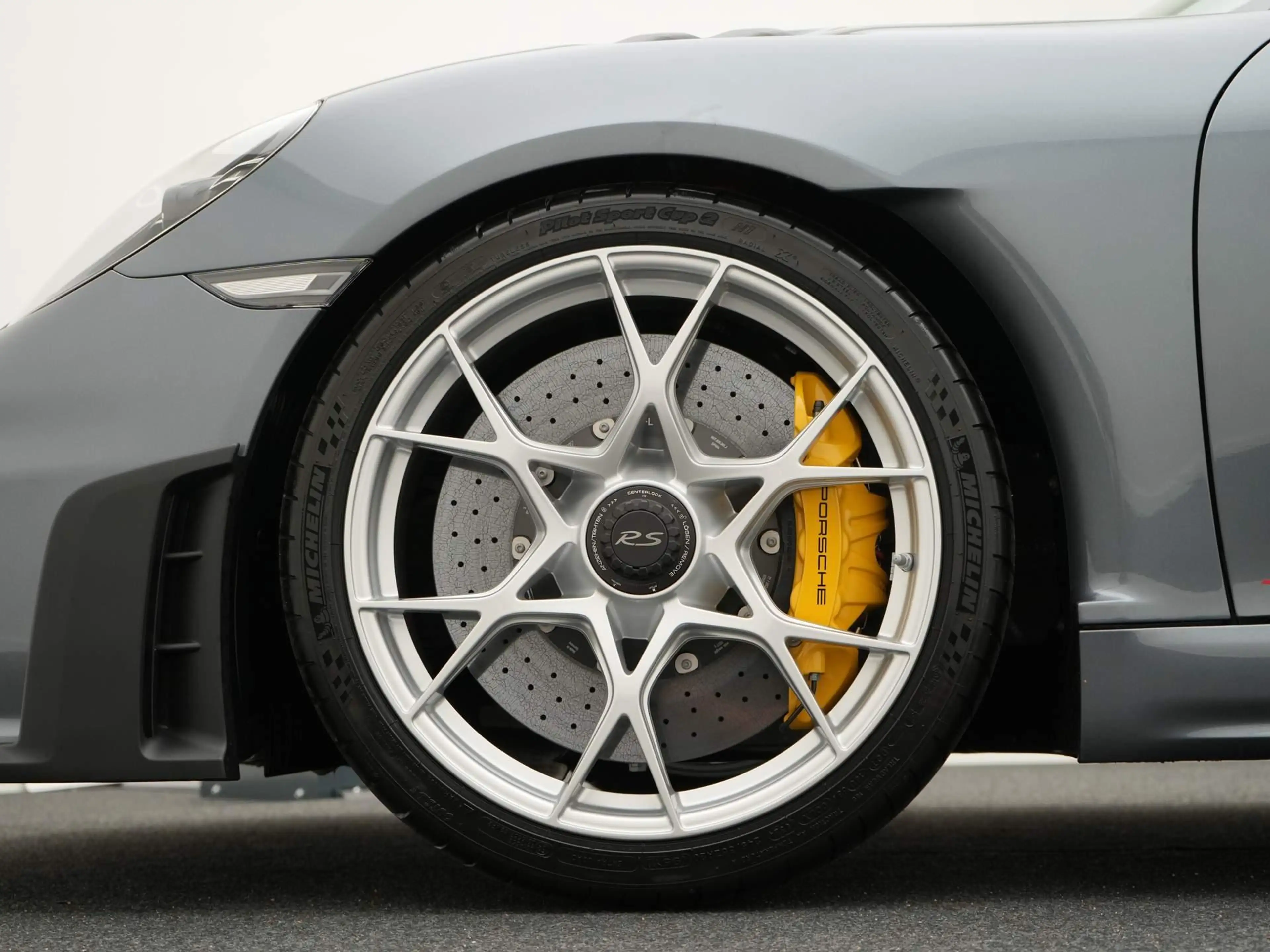 Porsche 718 Spyder RS — photo 10
