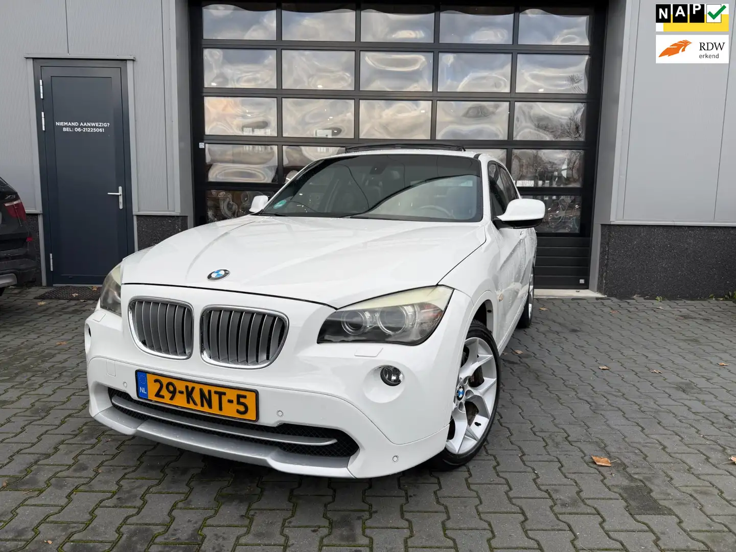 BMW X1 XDrive28i Executive 3.0 NIEUWSTAAT pano leer Wit - 1