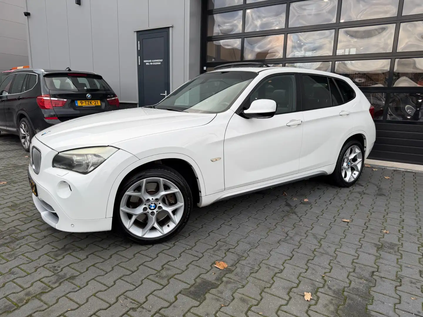 BMW X1 XDrive28i Executive 3.0 NIEUWSTAAT pano leer Wit - 2