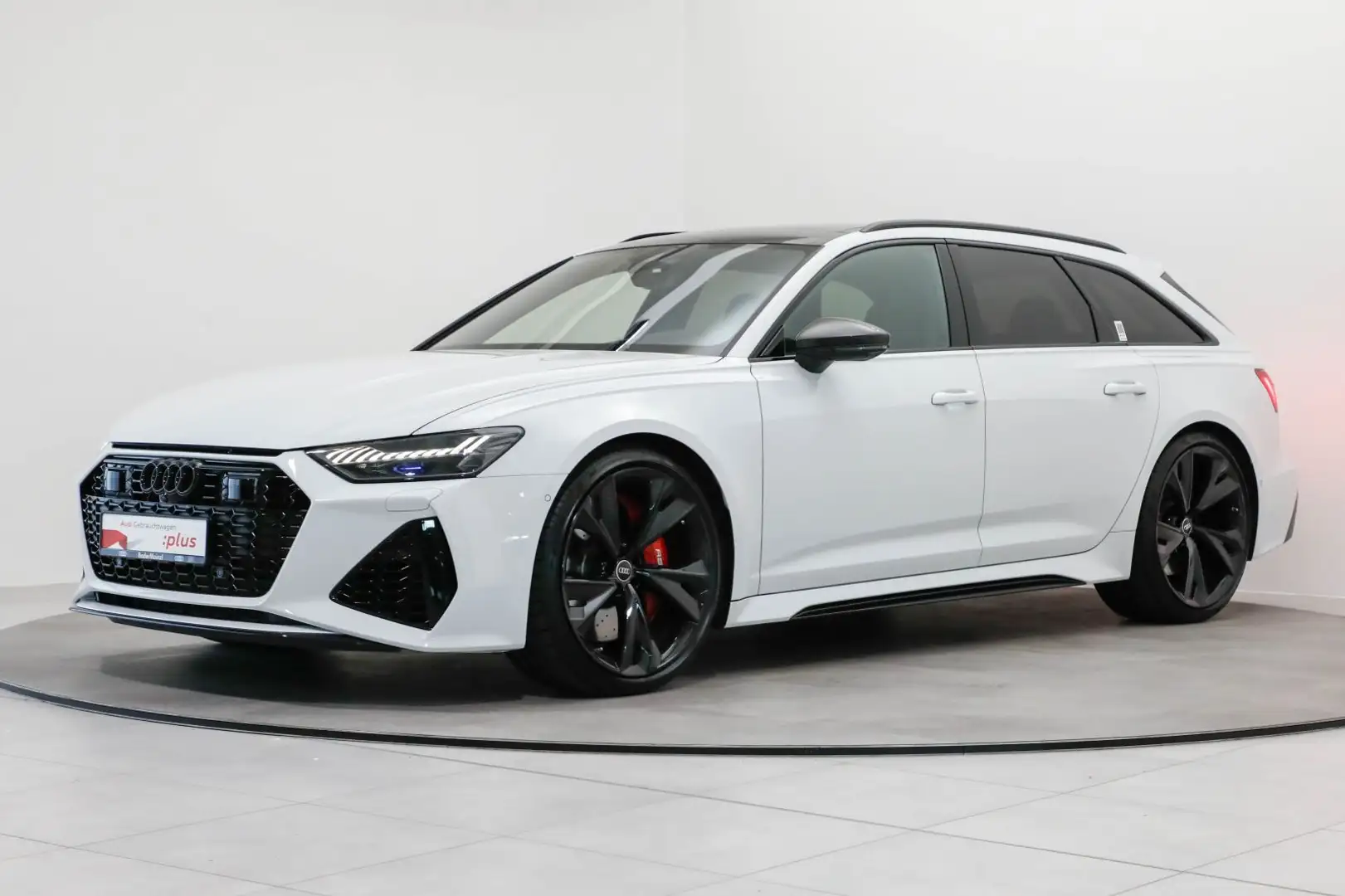 Audi RS6 AHK Pano HUD Matrix B&O Weiß - 2