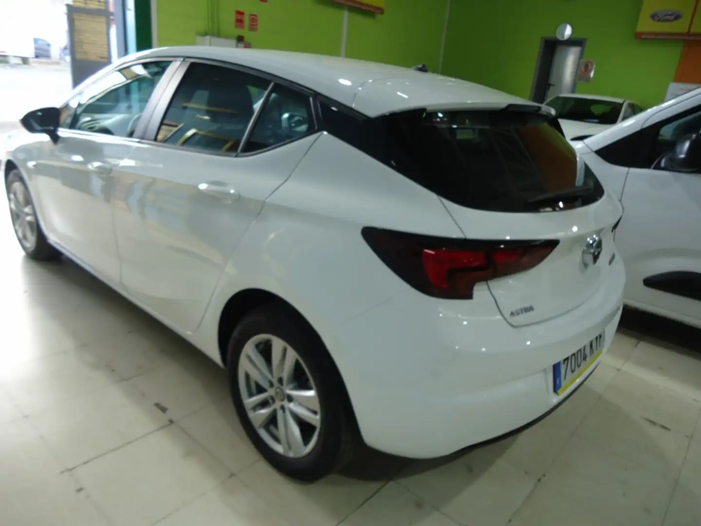 Opel Astra 1.6CDTi S/S Selective Pro 110 Wit - 2