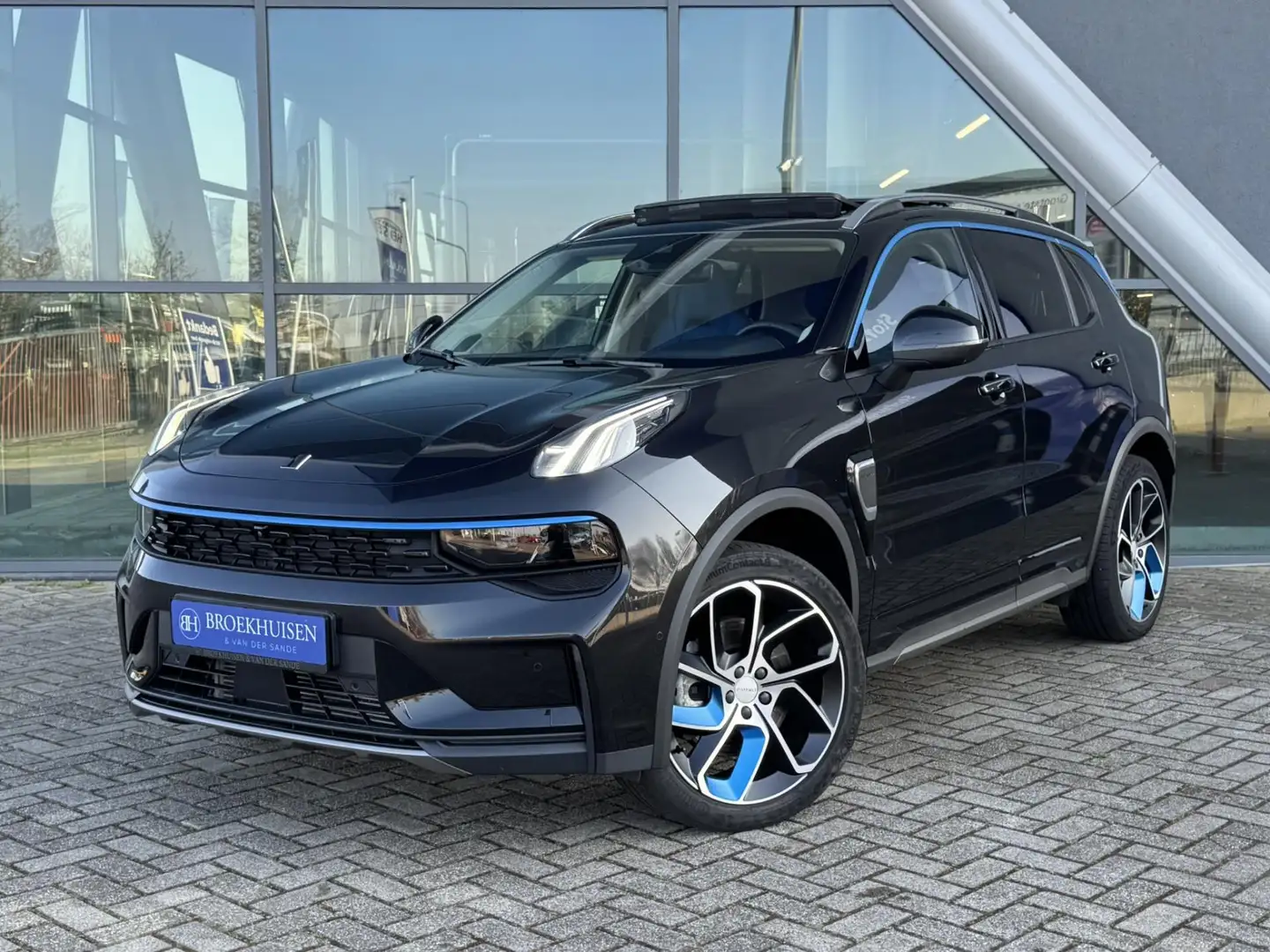 Lynk & Co 01 1.5 Plug-in hybrid 261pk Panoramadak / 360 Camera Negro - 1