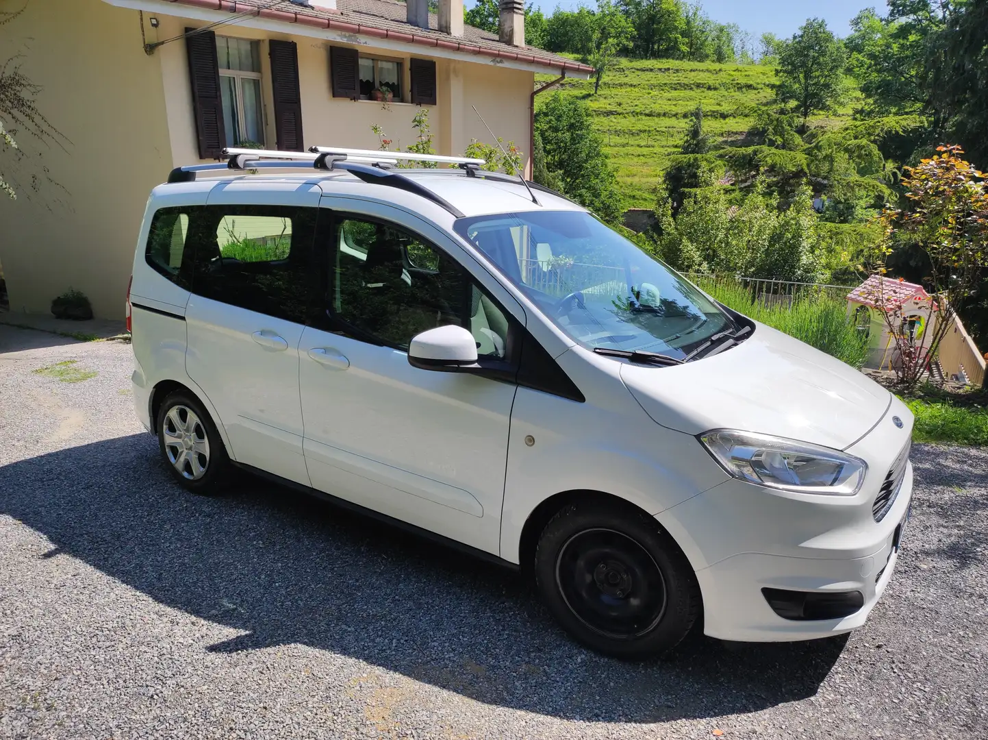 Ford Tourneo Courier Bianco - 1
