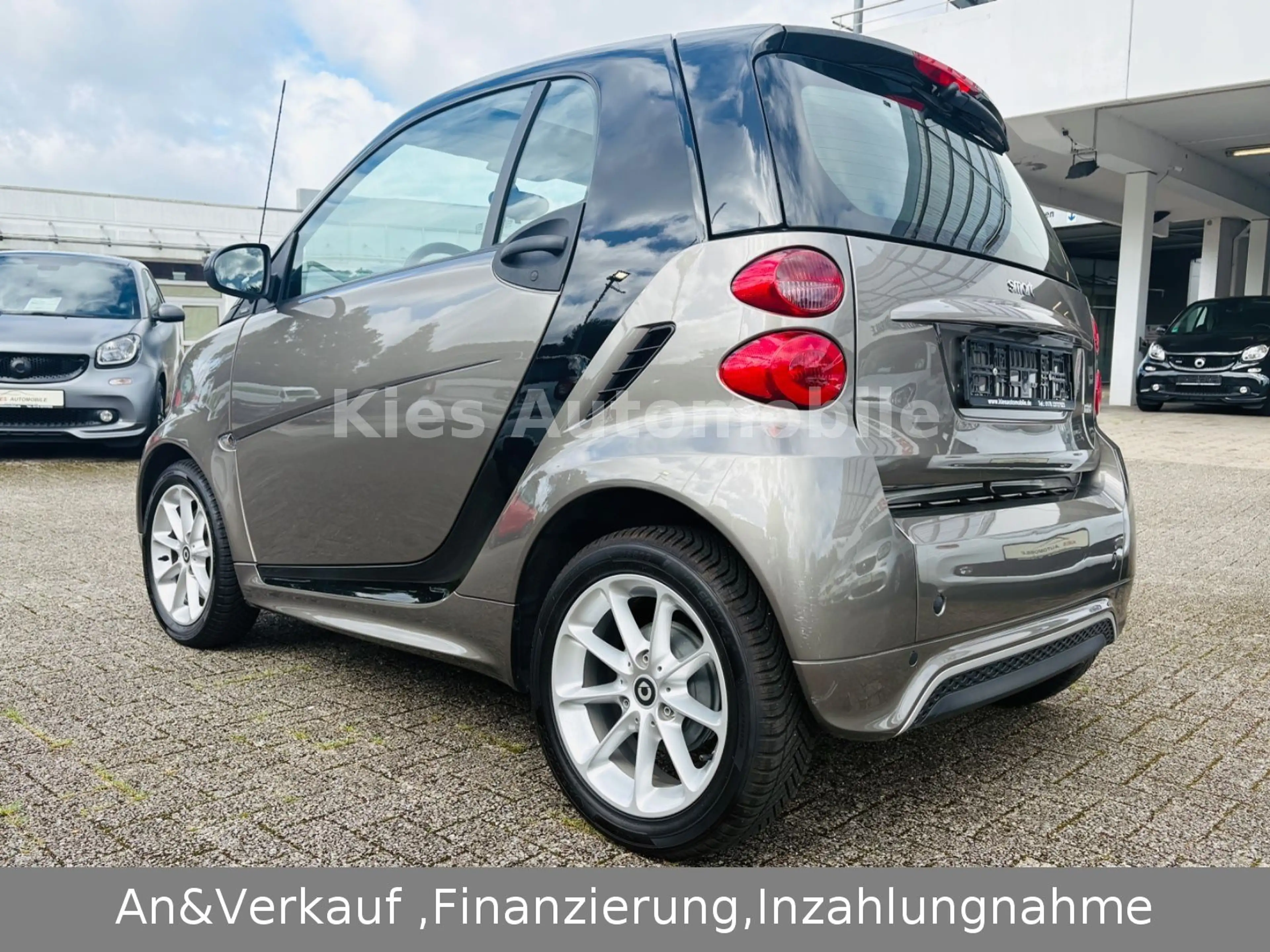 smart forTwo Passion AUTOM/SERVO/PANO/KLIMA/ALLWETTER — photo 4