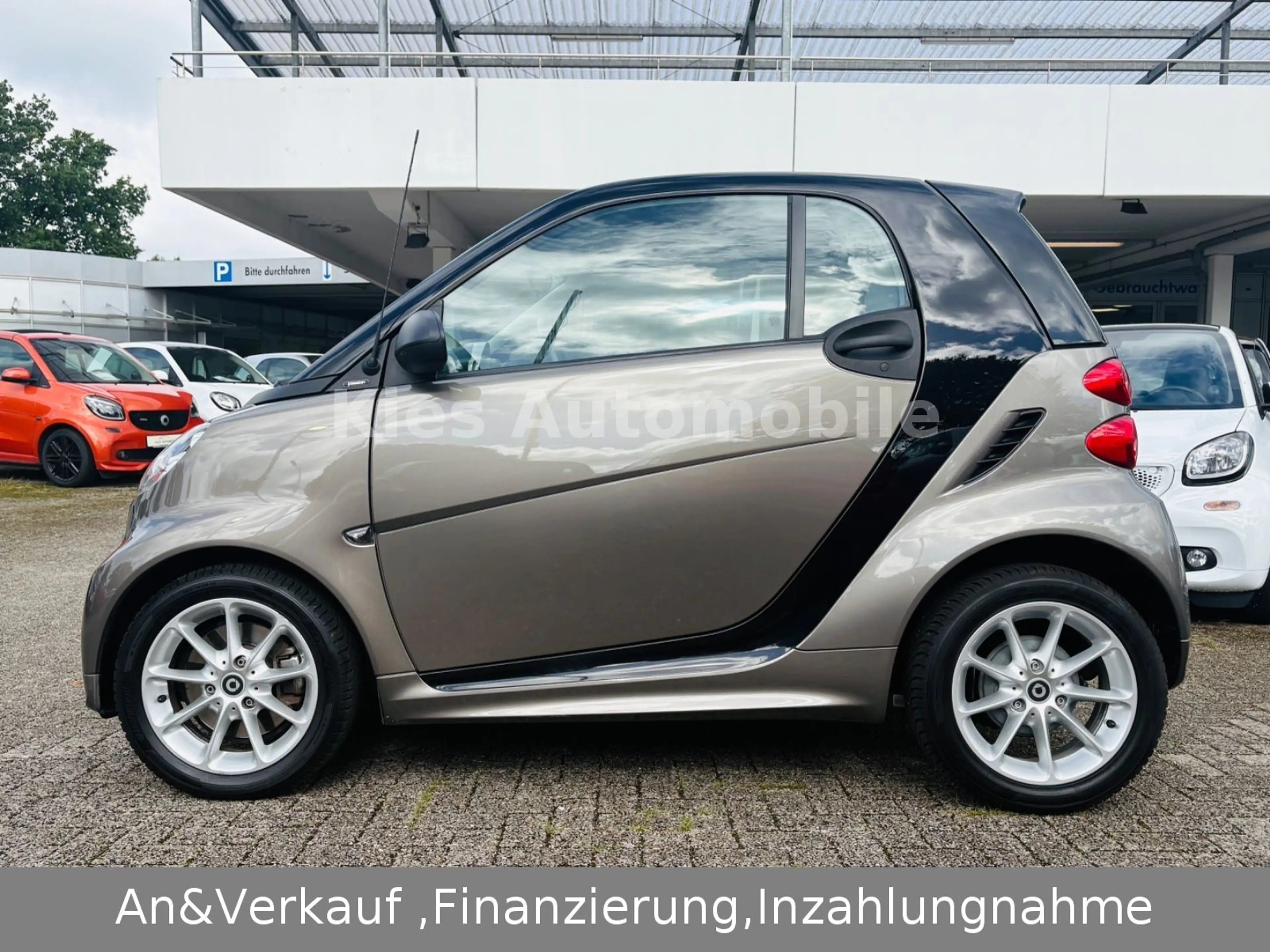 smart forTwo Passion AUTOM/SERVO/PANO/KLIMA/ALLWETTER — photo 3