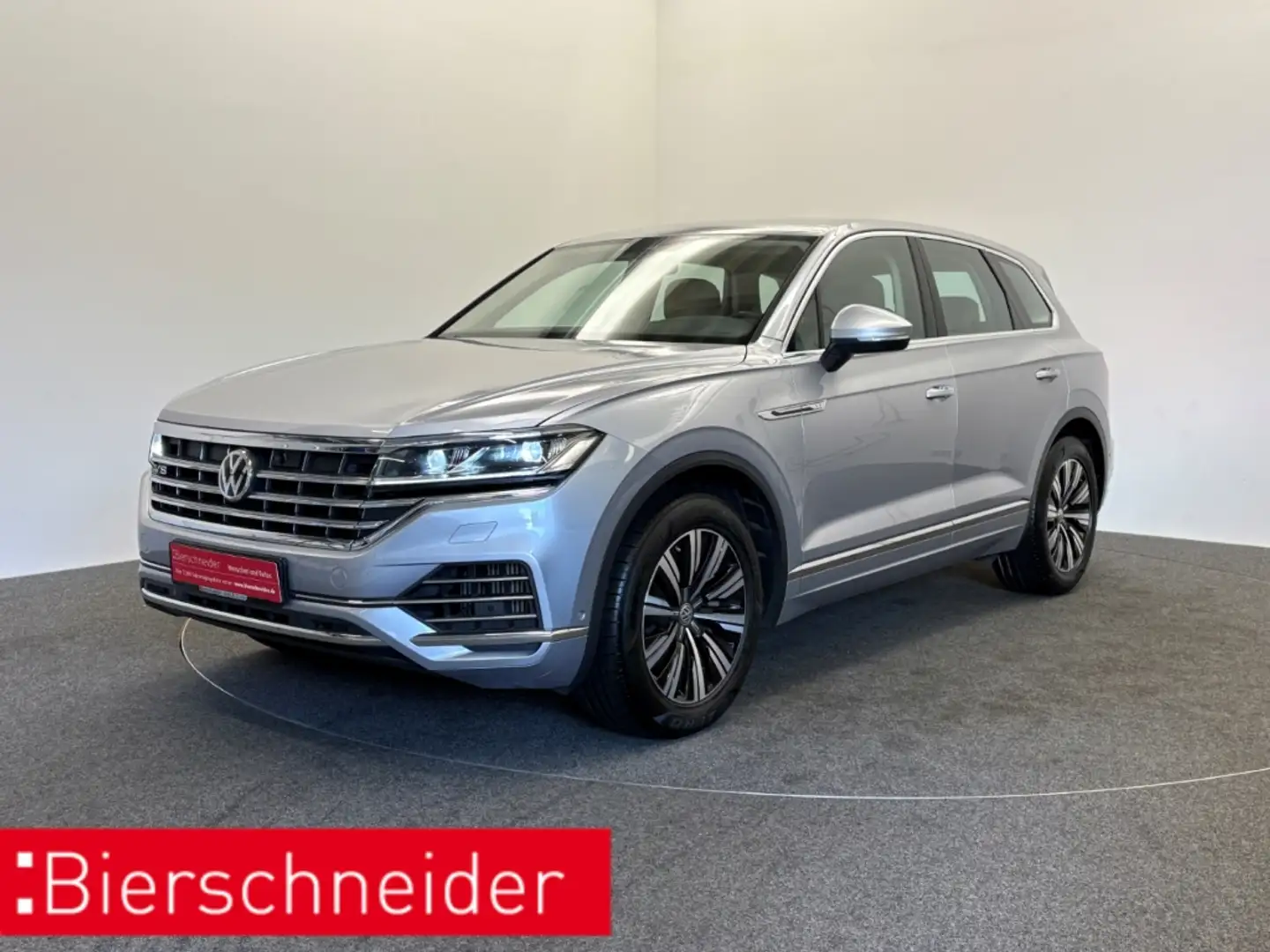 Volkswagen Touareg 4.0 TDI tiptronic 4Mo. Atmosphere LED AHK HEAD-UP Silber - 1