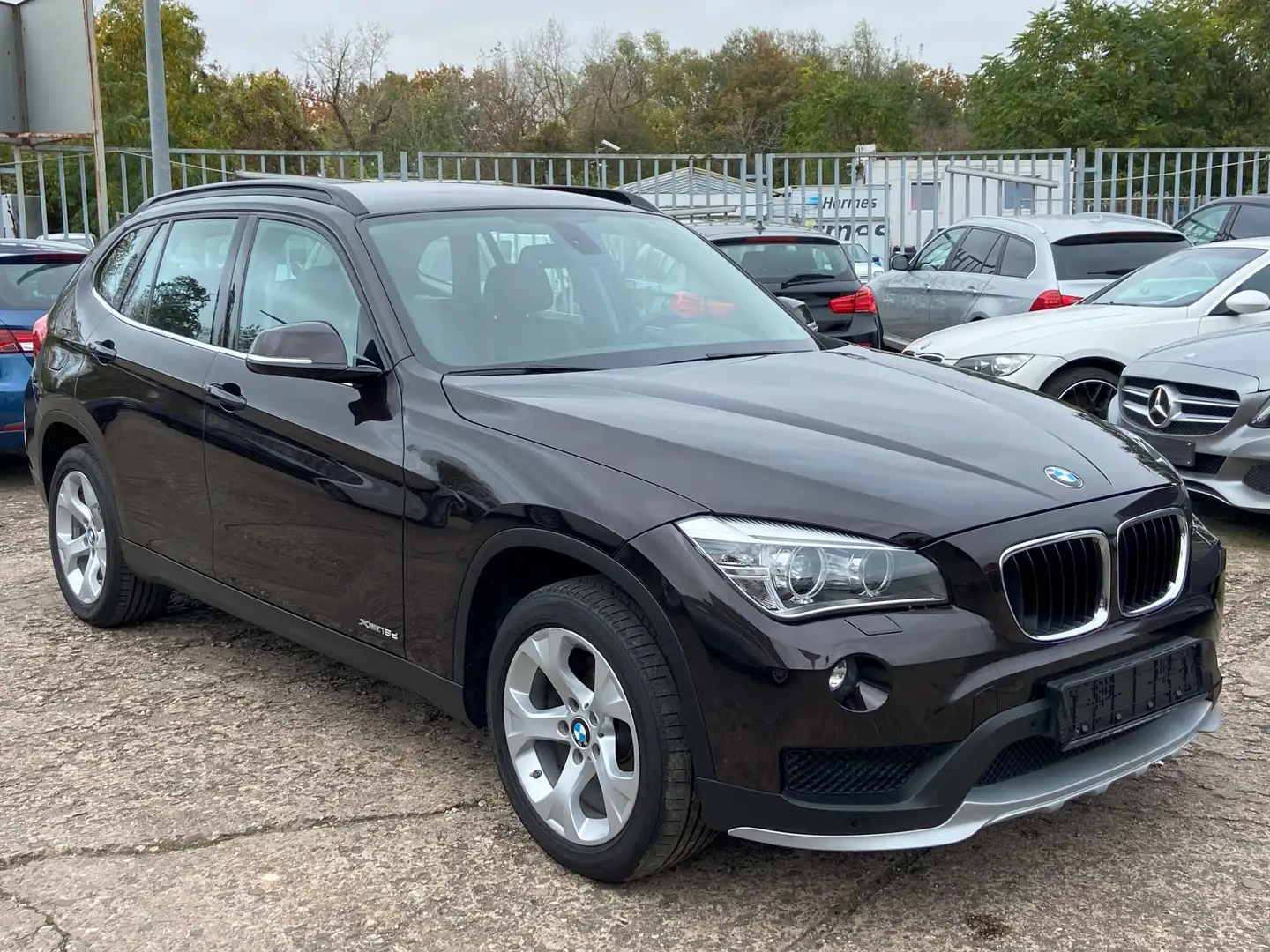 BMW X1 xDrive 18d Vollleder/Navigation/Xenon/Sitzheizung/ Marrón - 1