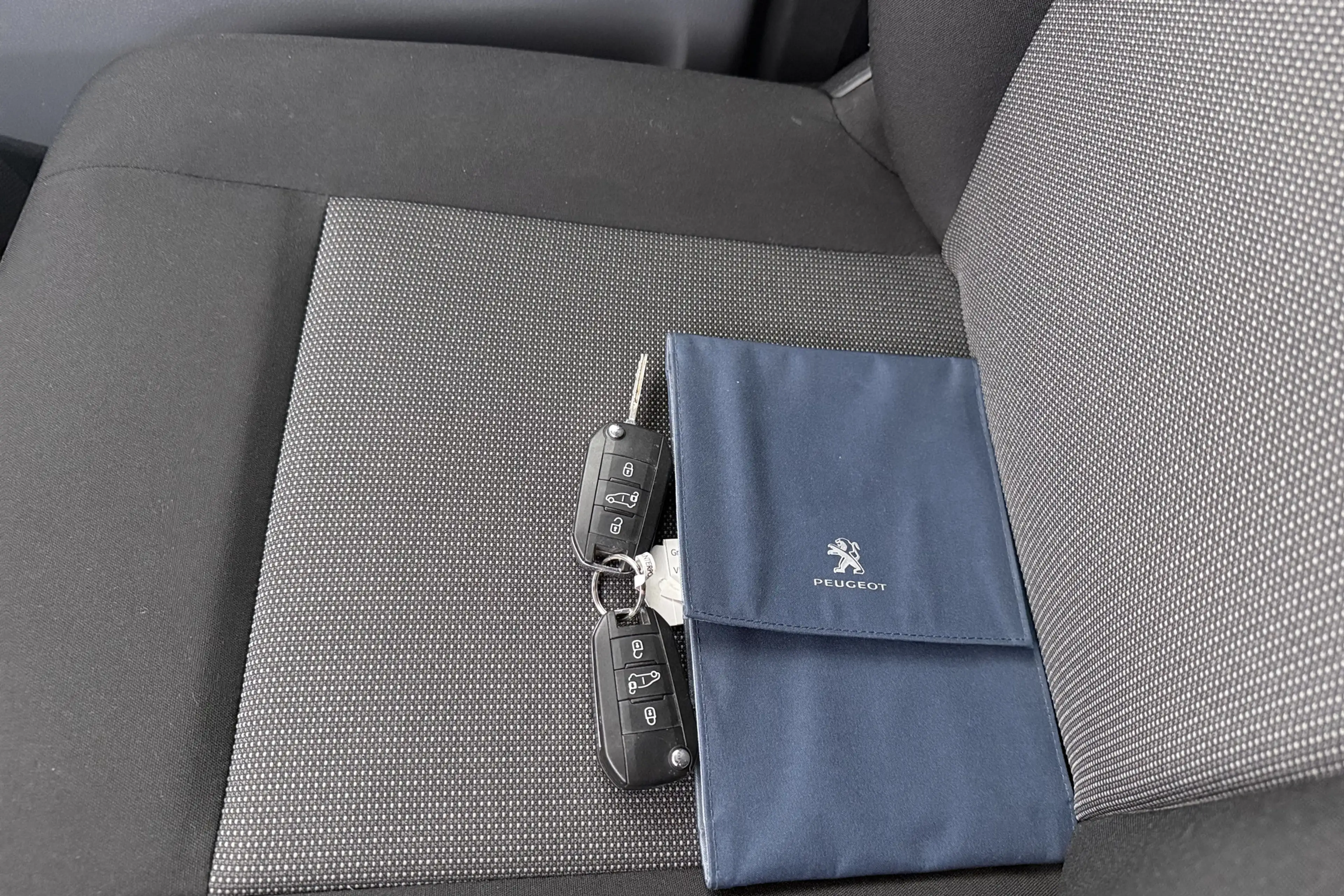 Peugeot Expert 1.5 BlueHDI 100 Standard Premium Trekhaak Houtenvl — photo 26