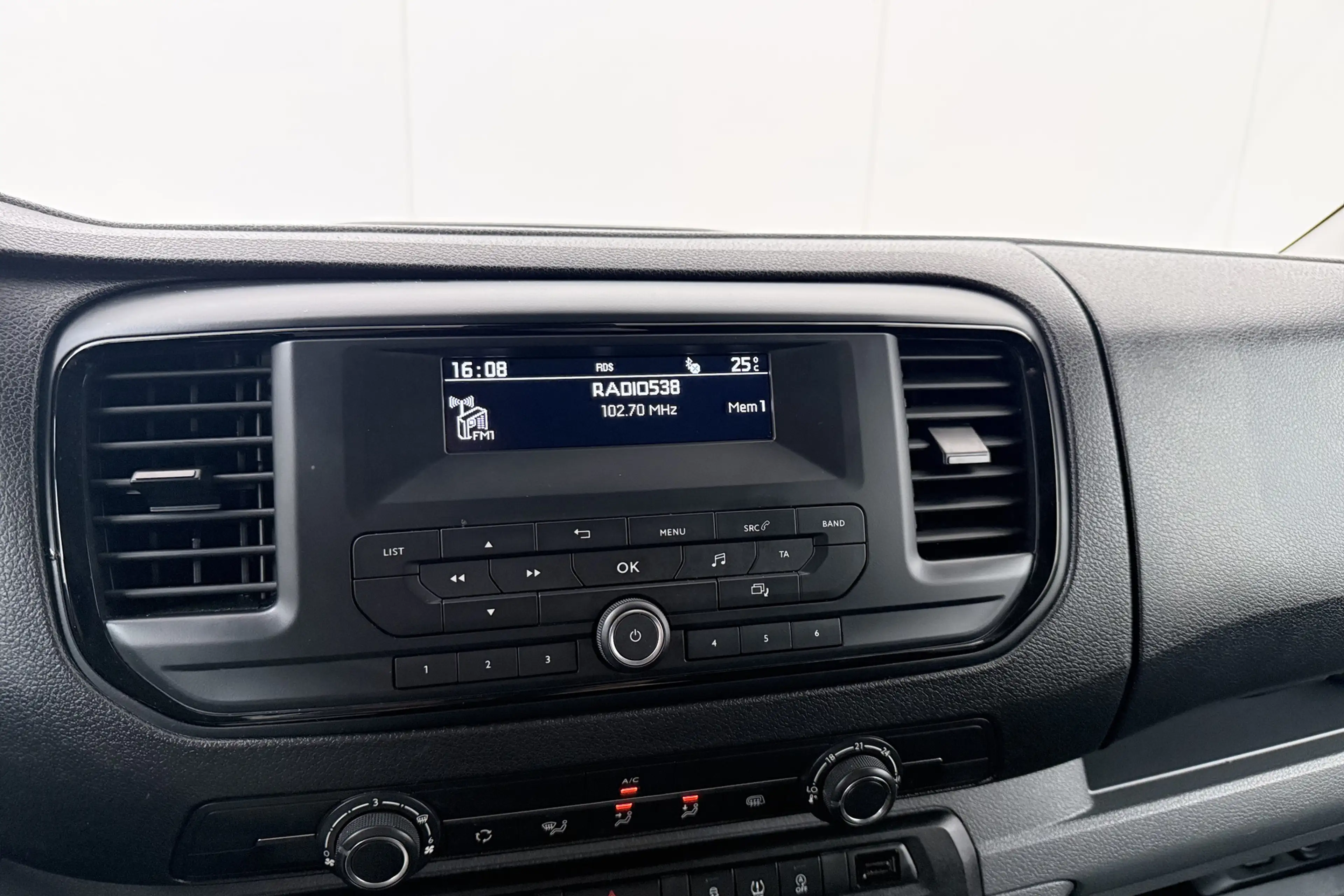 Peugeot Expert 1.5 BlueHDI 100 Standard Premium Trekhaak Houtenvl — photo 21