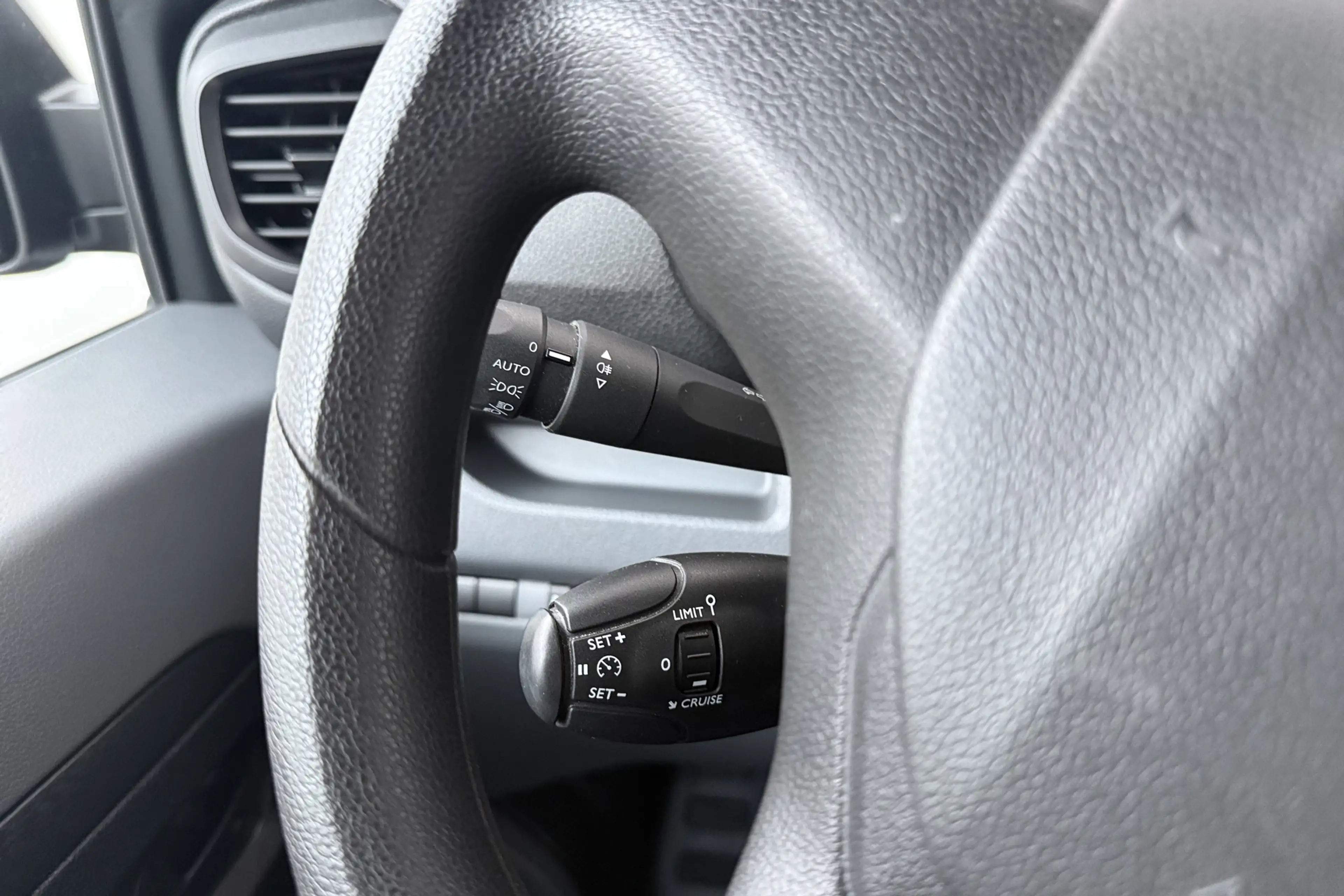 Peugeot Expert 1.5 BlueHDI 100 Standard Premium Trekhaak Houtenvl — photo 18