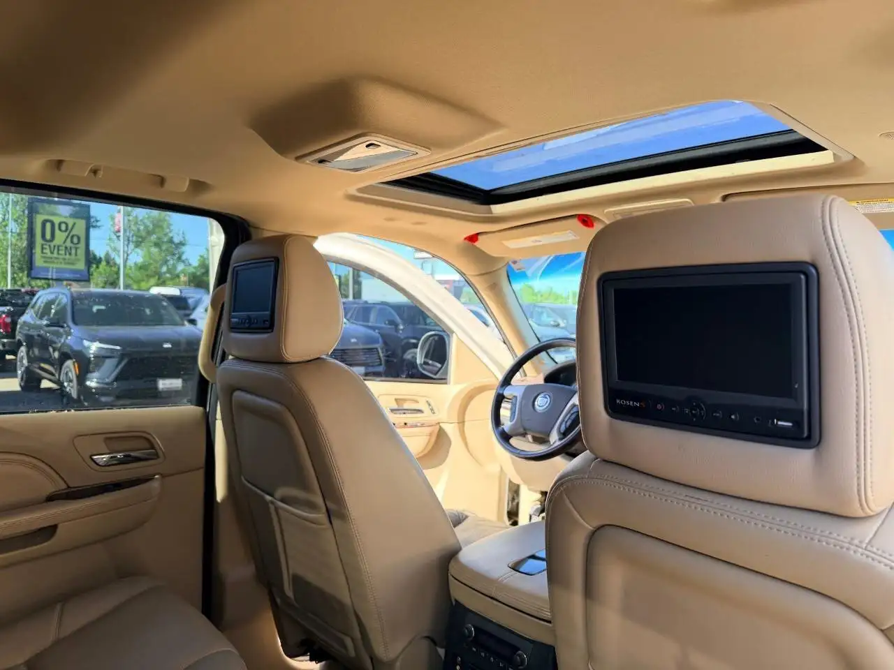 Cadillac Escalade photo Cadillac Escalade