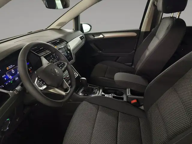 Volkswagen Touran view 9