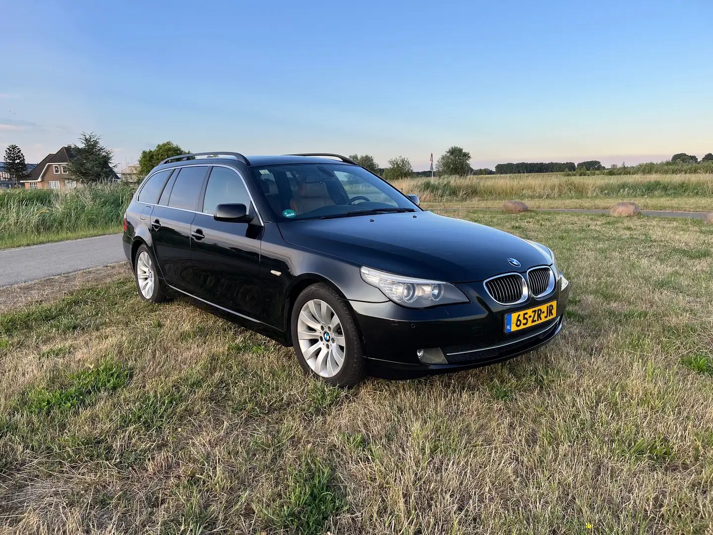 BMW 523 523 523i Business Line Zwart - 1
