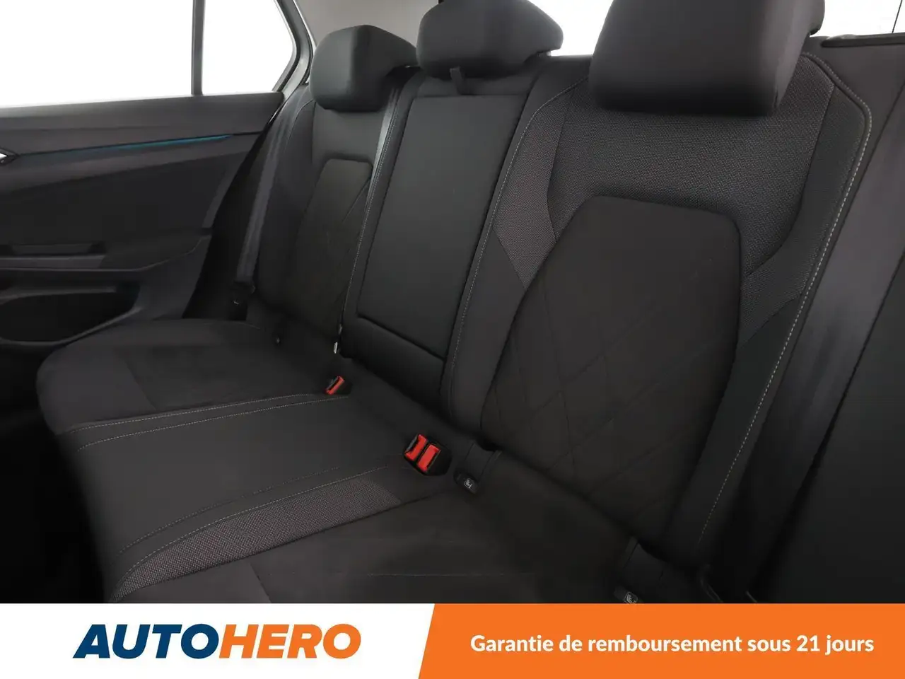 Volkswagen Golf Standard Model — photo 14