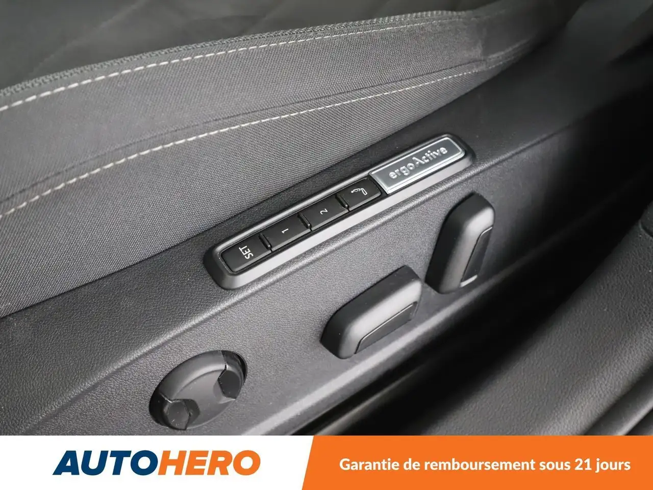 Volkswagen Golf Standard Model — photo 35