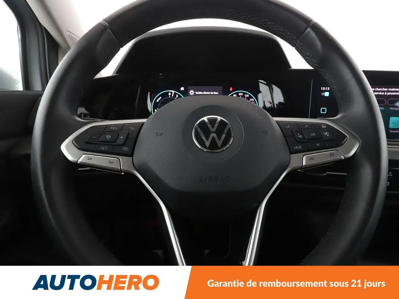 Volkswagen Golf Standard Model — photo 21