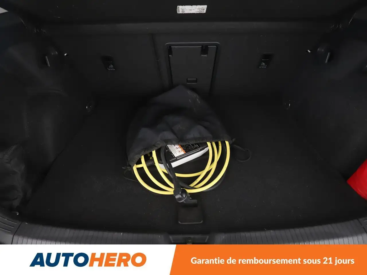 Volkswagen Golf Standard Model — photo 20
