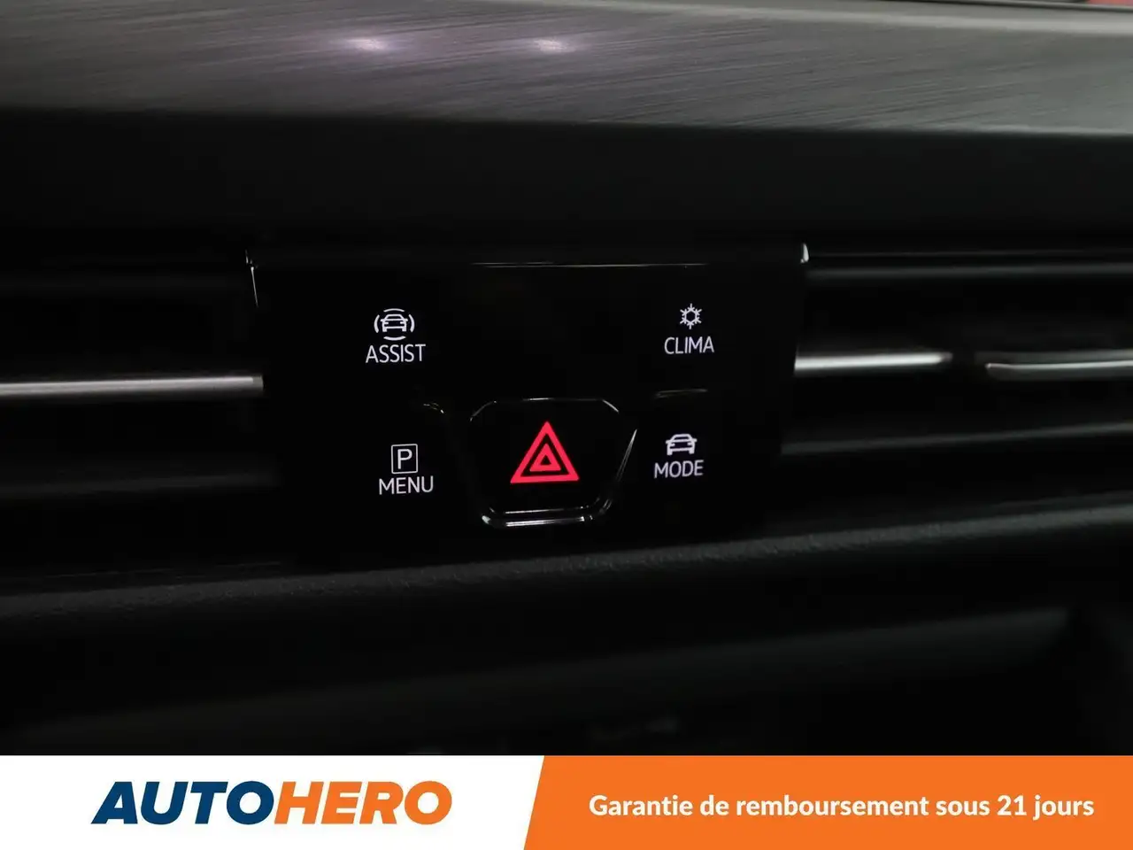 Volkswagen Golf Standard Model — photo 31