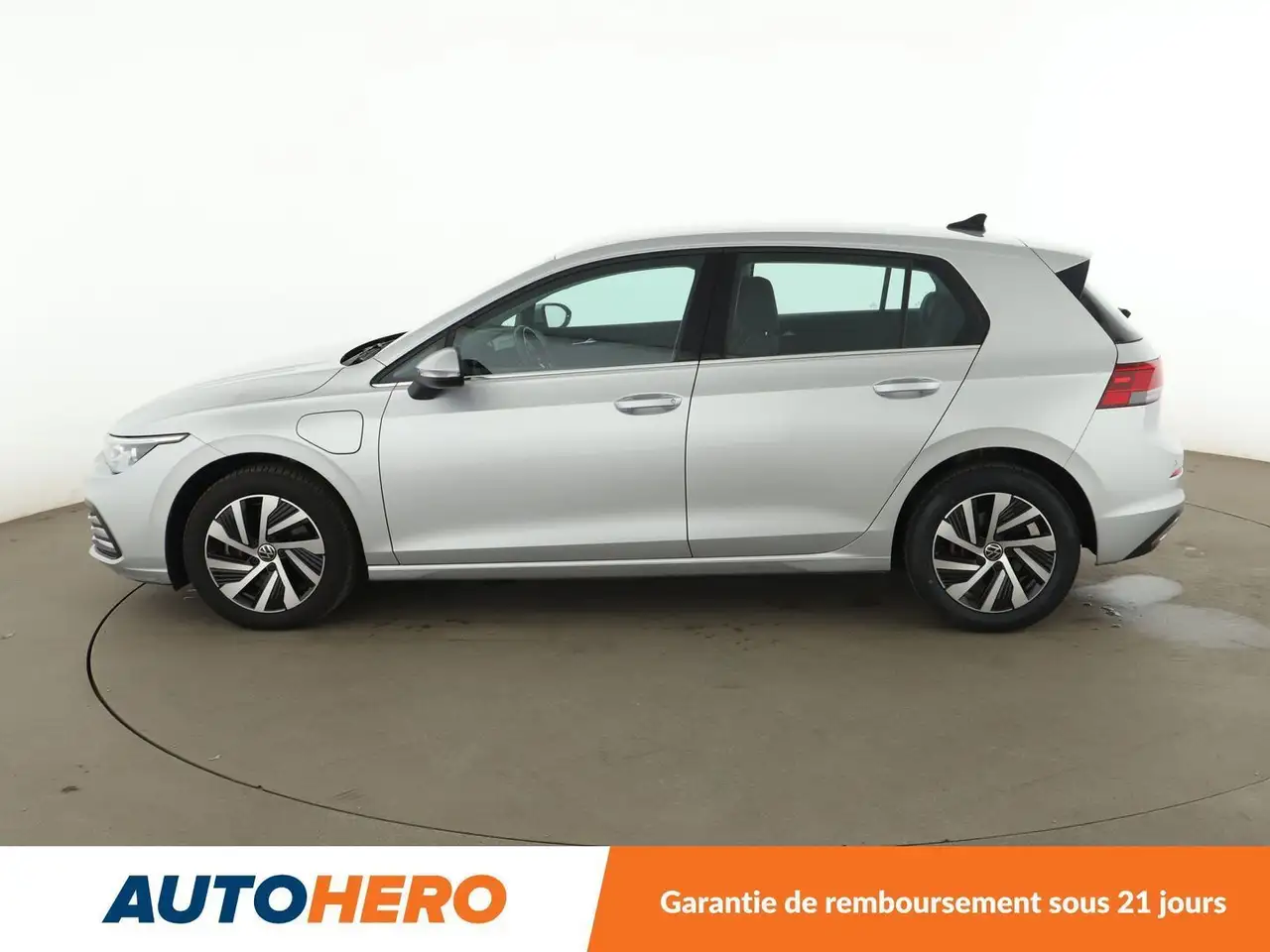 Volkswagen Golf Standard Model — photo 3