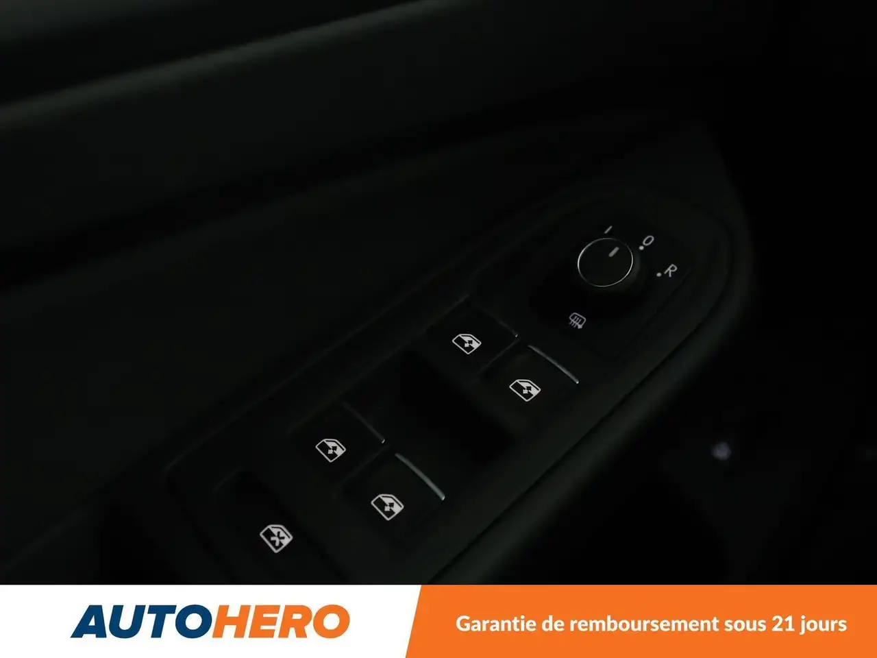Volkswagen Golf Standard Model — photo 34