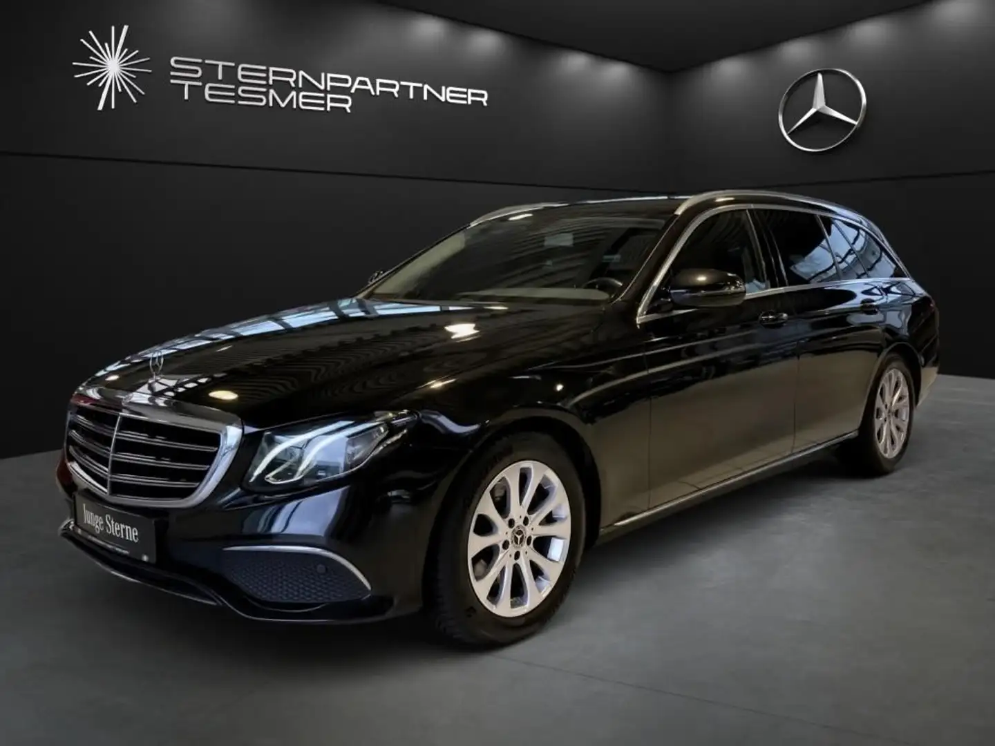 Mercedes-Benz E 200 T Exclusive+Burmester+Kamera+LED+Totw.+Nav Schwarz - 1