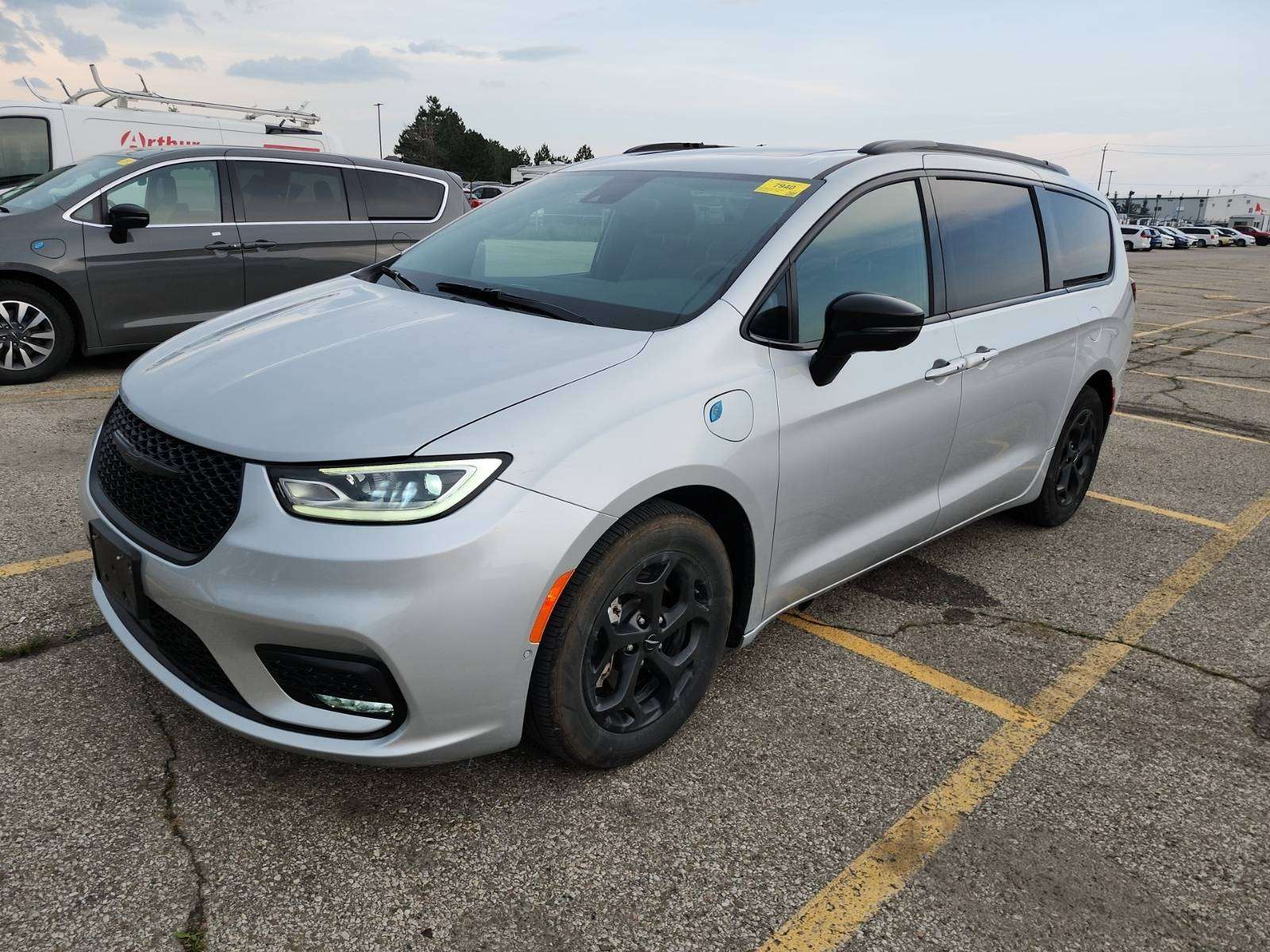 Silver 2024 Chrysler Pacifica Hybrid Minivan Front-Wheel Drive Automatic