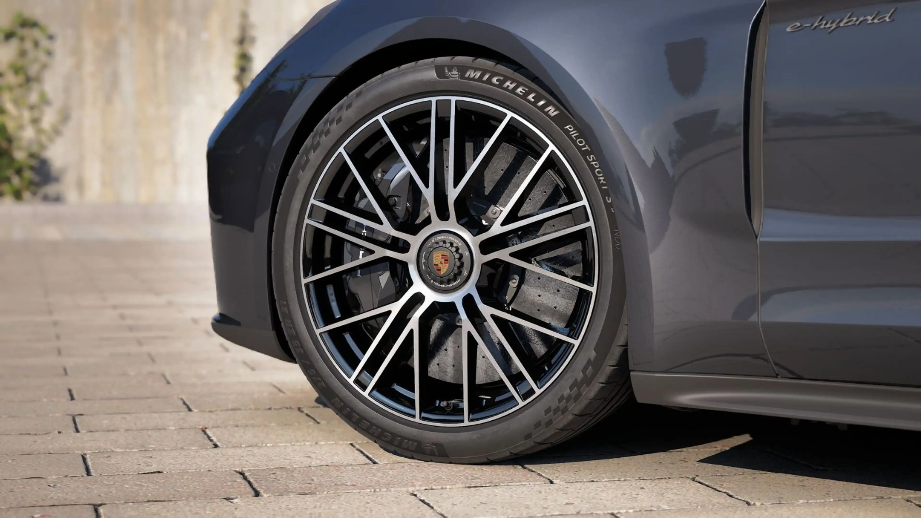 Porsche Panamera Turbo S E-Hybrid Executive |SportDesign — photo 3