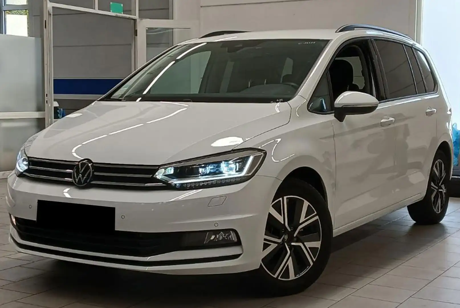 Volkswagen Touran 1,5 TSI IQ.LIGHT+SHZ+Kamera+7-Sitzer+ACC Weiß - 2