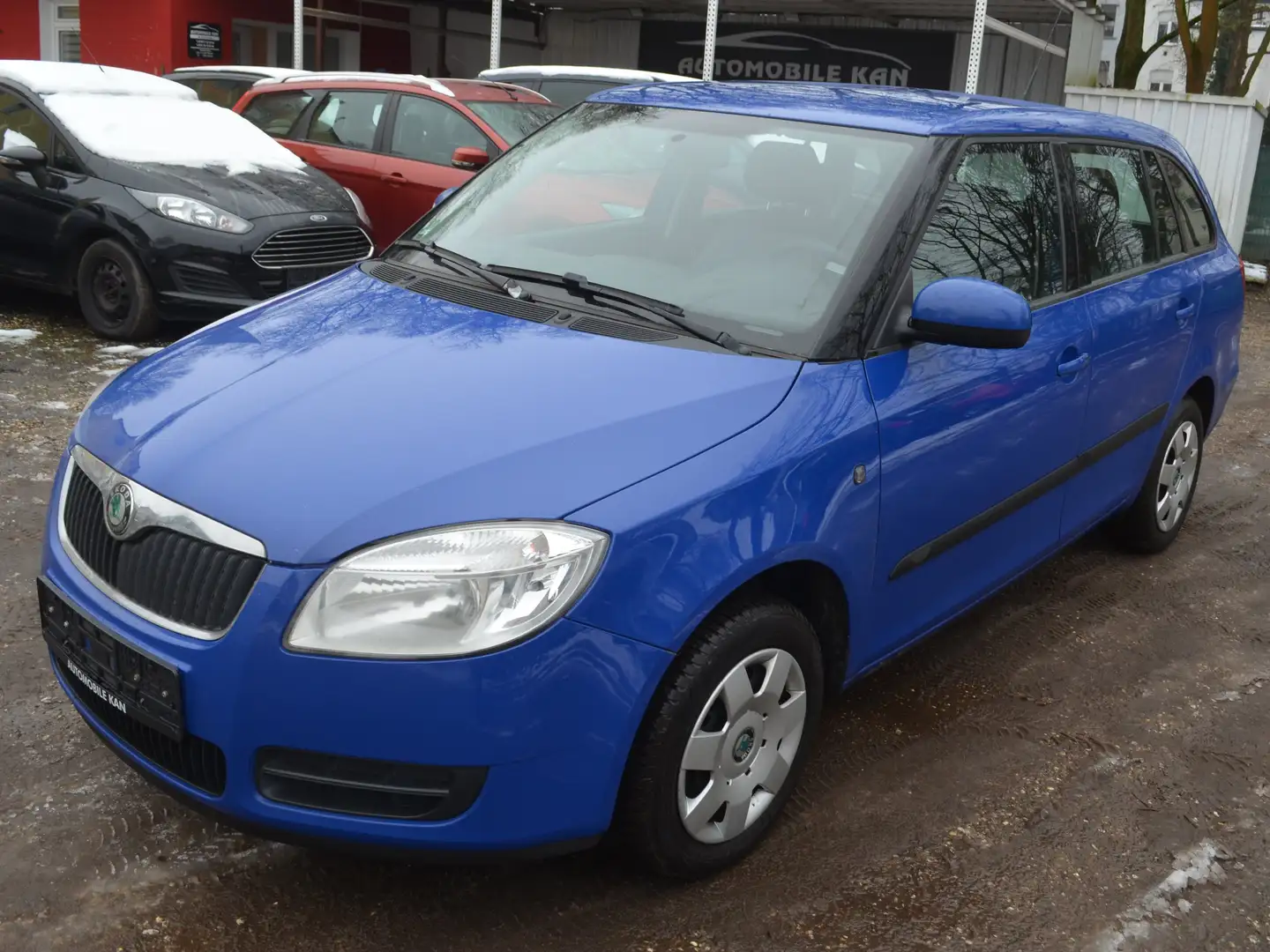 Skoda Fabia 1.2 HTP Combi STYLE Edition Blue - 1