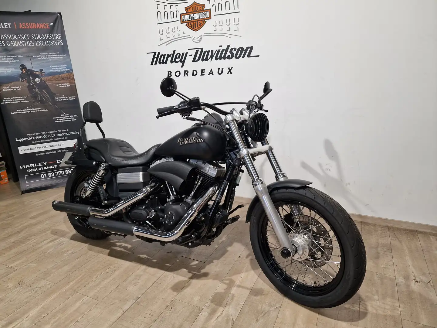 Harley-Davidson Dyna Street Bob Noir - 2