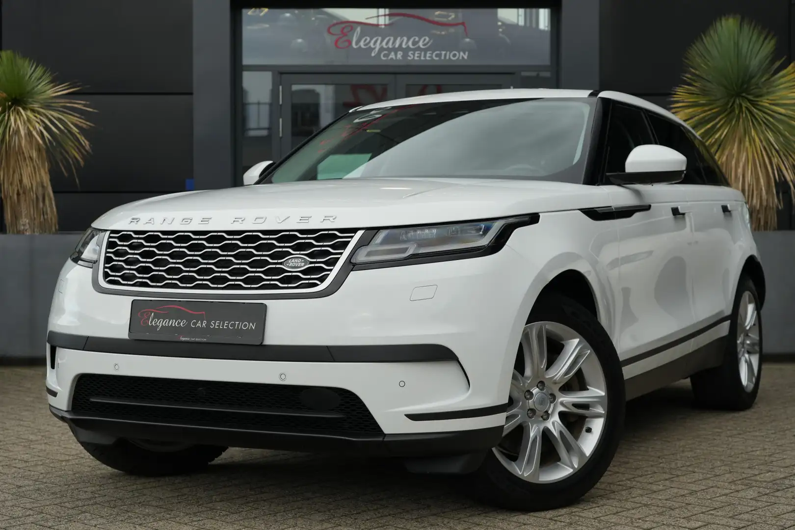 Land Rover Range Rover Velar 2.0 P400e 400pk Panoramadak/Stoelverwarming/Camera Wit - 1