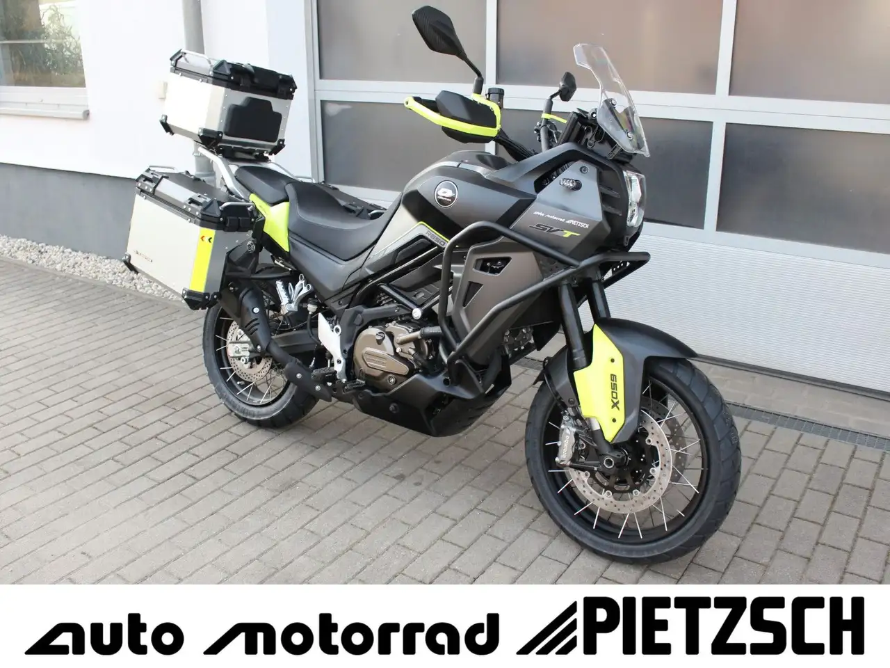 QJ Motor SVT 650 X