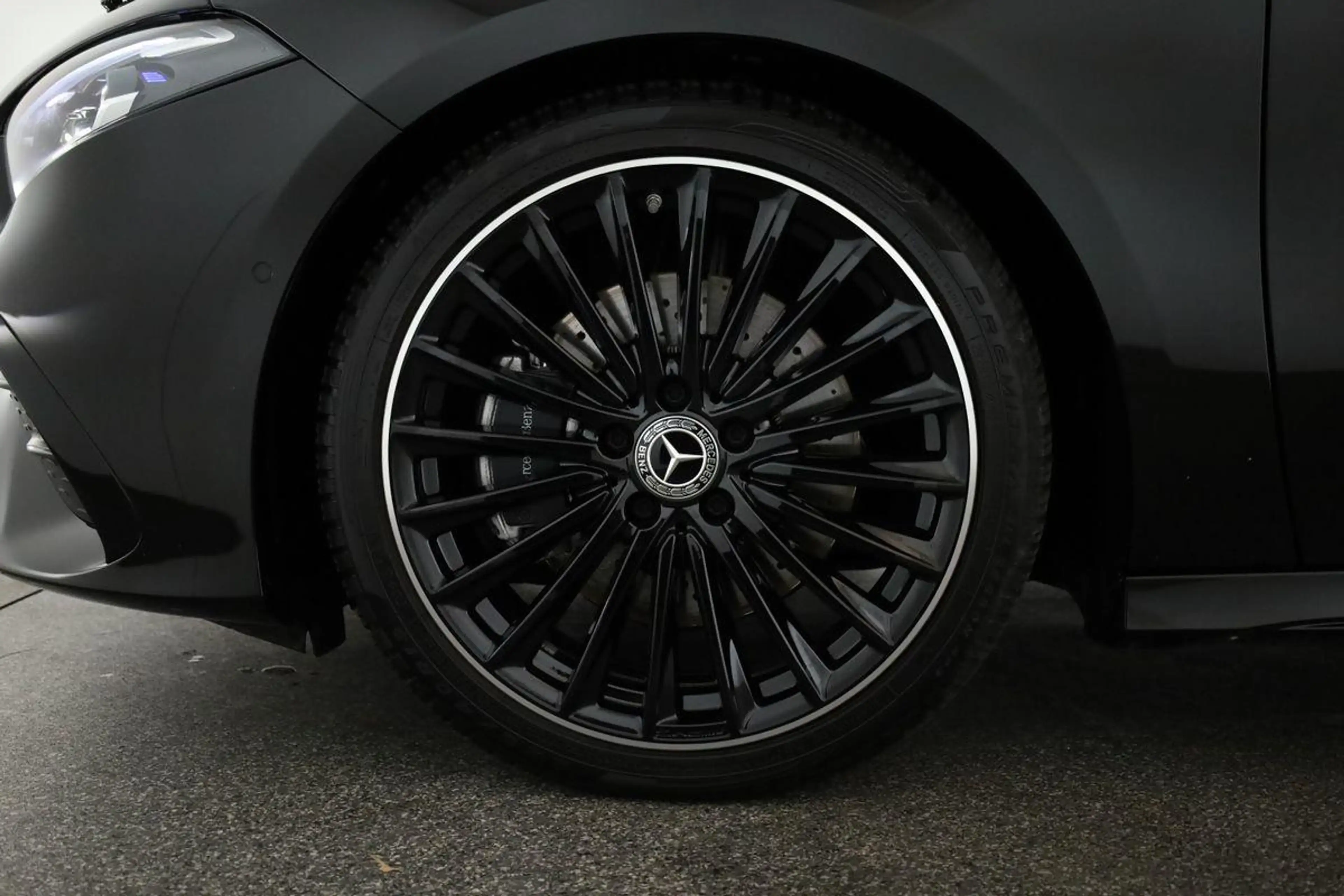 Mercedes-Benz A 220 d 8G AMG Advanced Matrix Pano Navi ACC Kam — photo 7