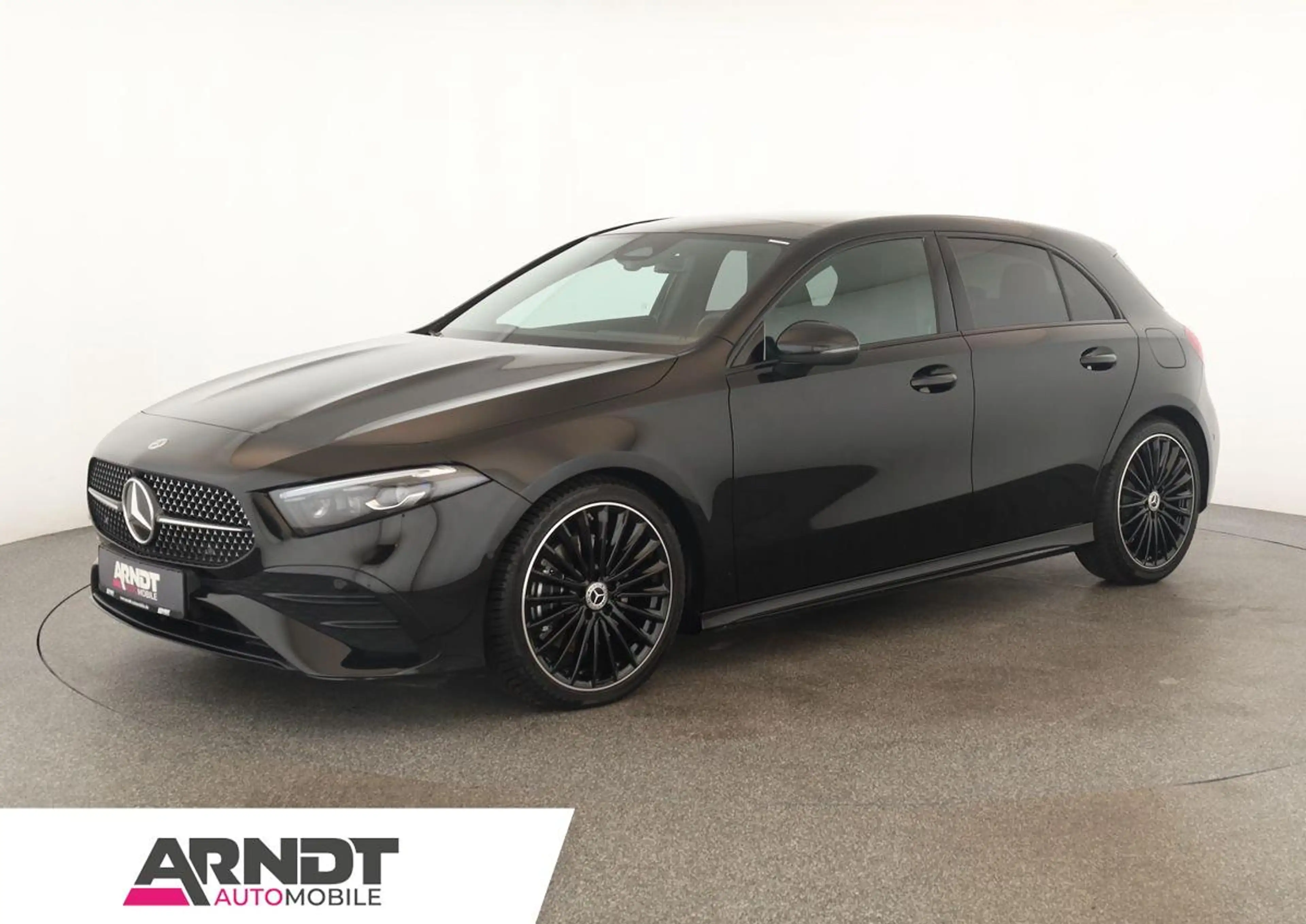 Mercedes-Benz A 220 d 8G AMG Advanced Matrix Pano Navi ACC Kam