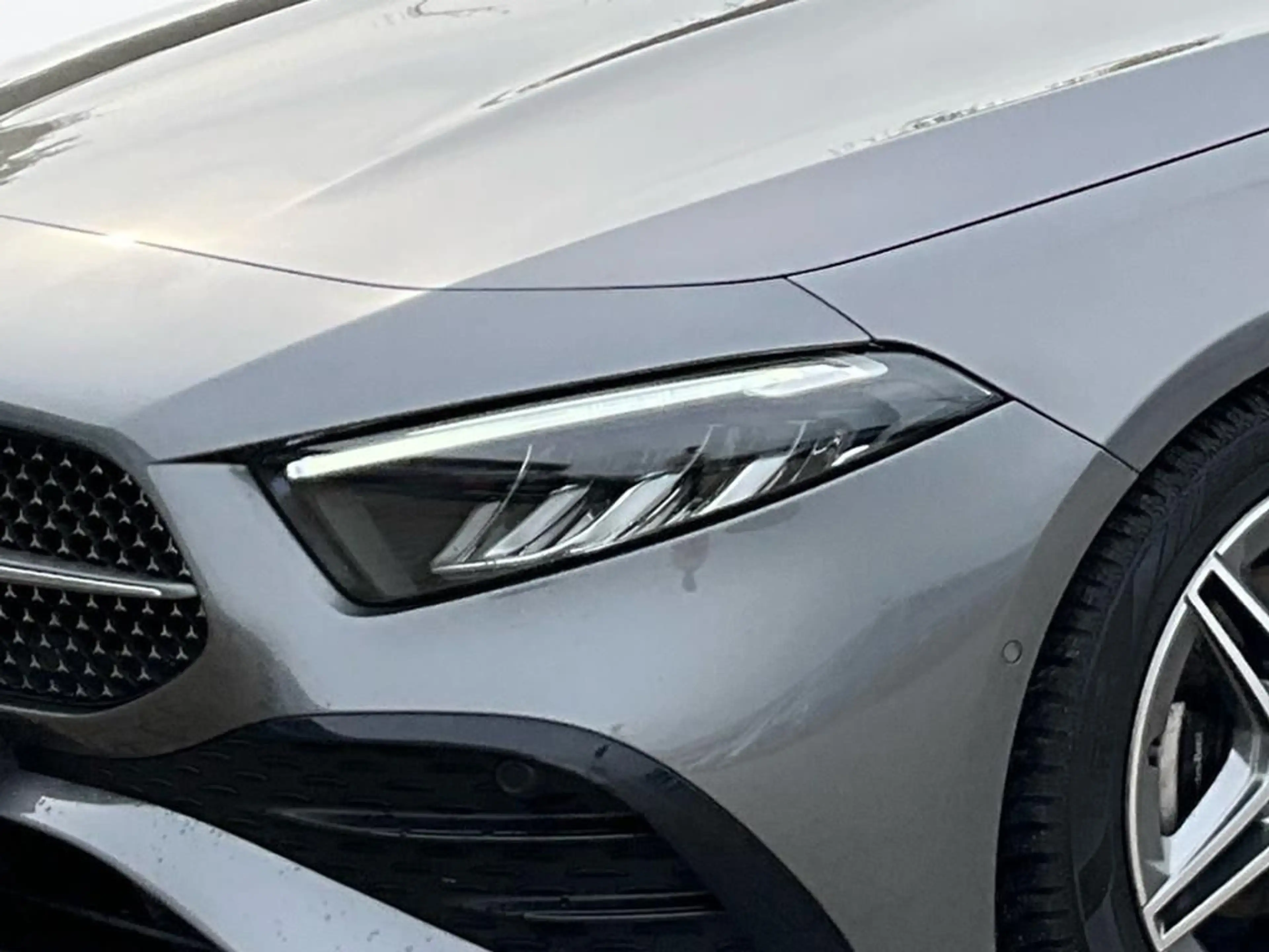 Mercedes-Benz A 200 AMG Line ACC AUT DynLicht Kam. KeyLess LED — photo 6