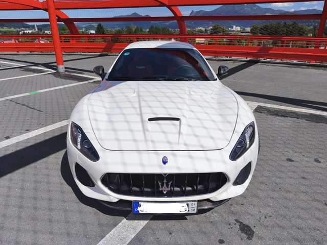 Maserati GranTurismo MC Sport Full Carbon-LED Lenkrad-Alcantara