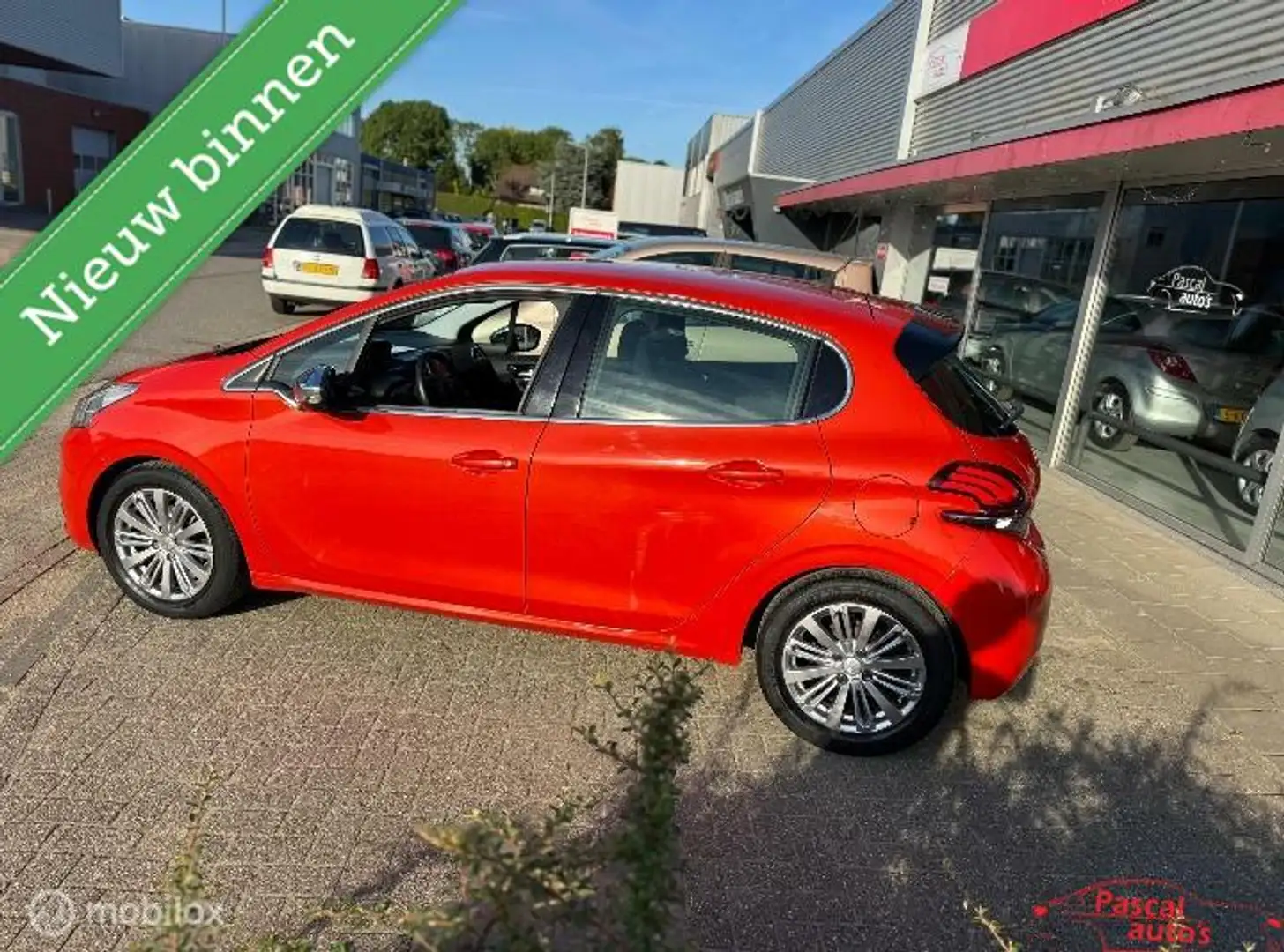Peugeot 208 1.2 PureTech Allure Orange - 2