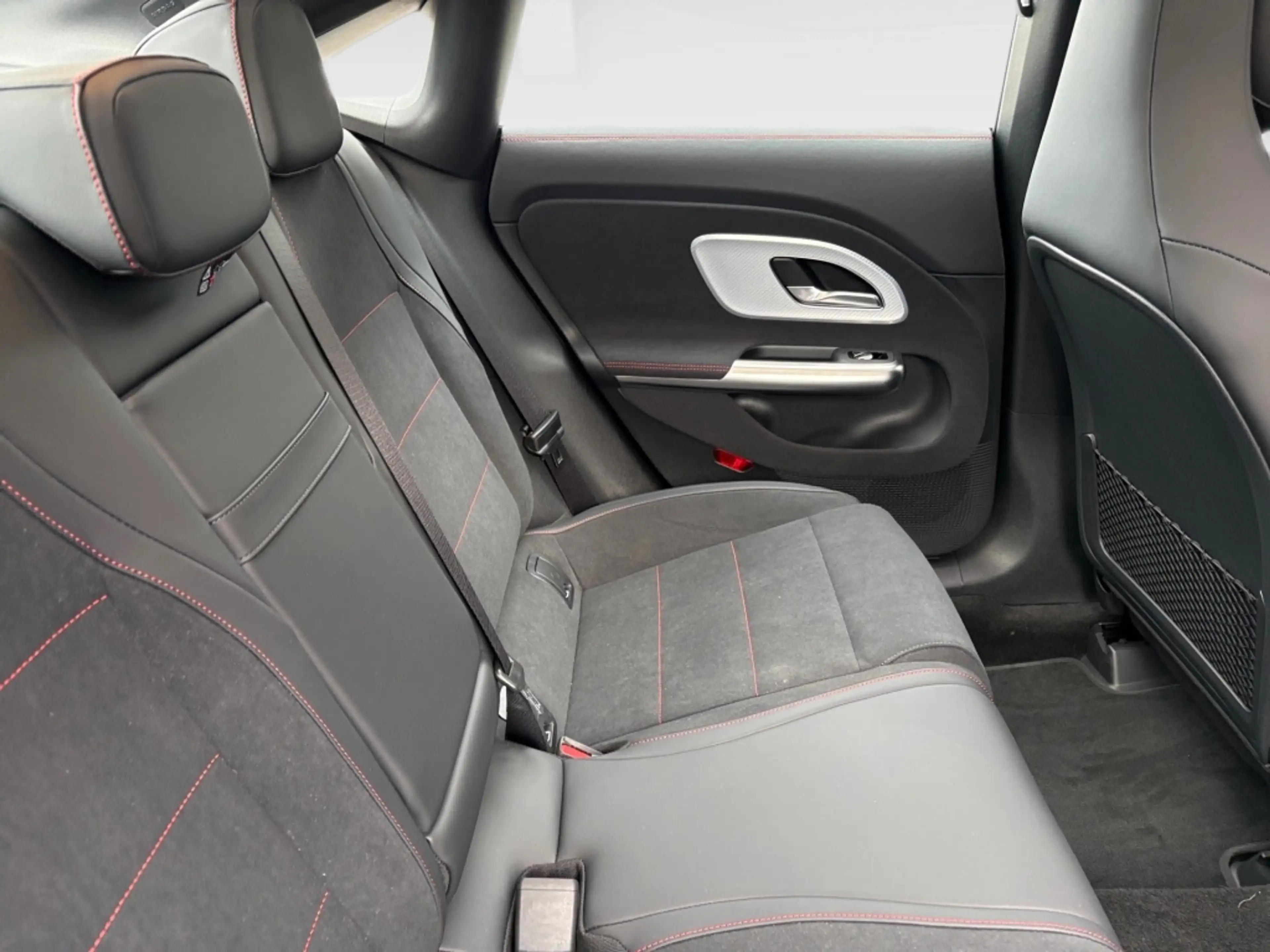 Mercedes-Benz CLA 180 AMG-Line+Pano+DISTRON+KEYLESS+MULTIBEAM — photo 9