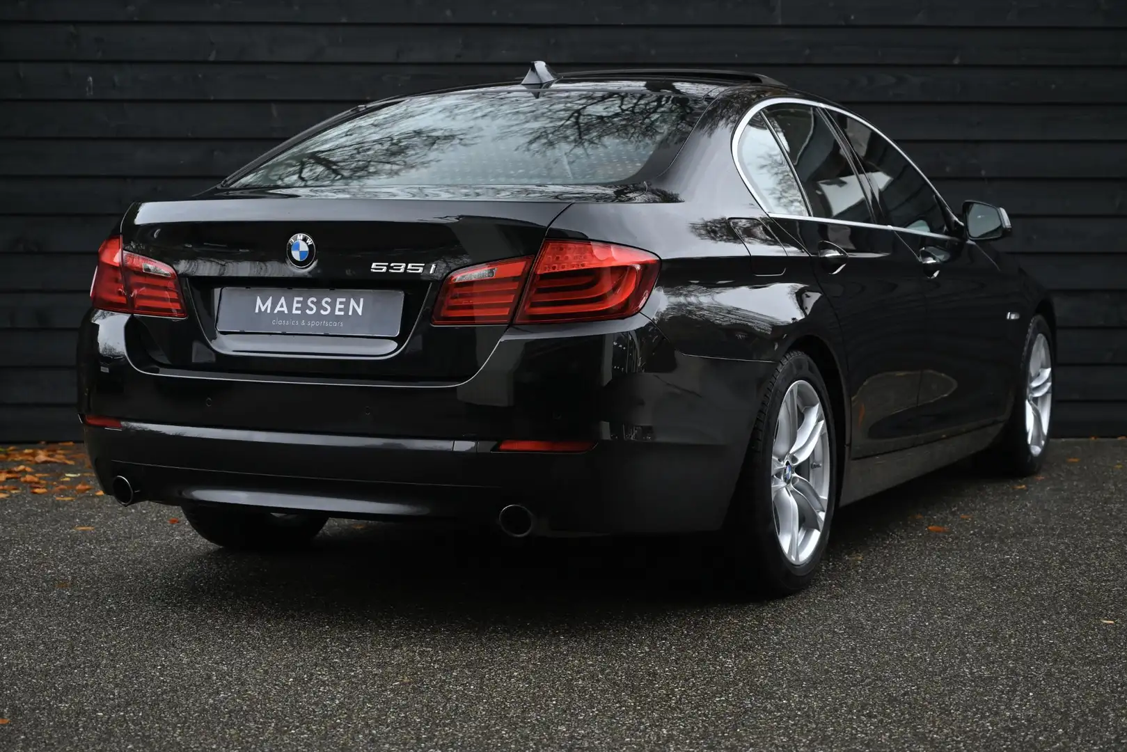 BMW 535 5-serie 535i Dealer Onderhouden - Eerste Lak - Vee Zwart - 2