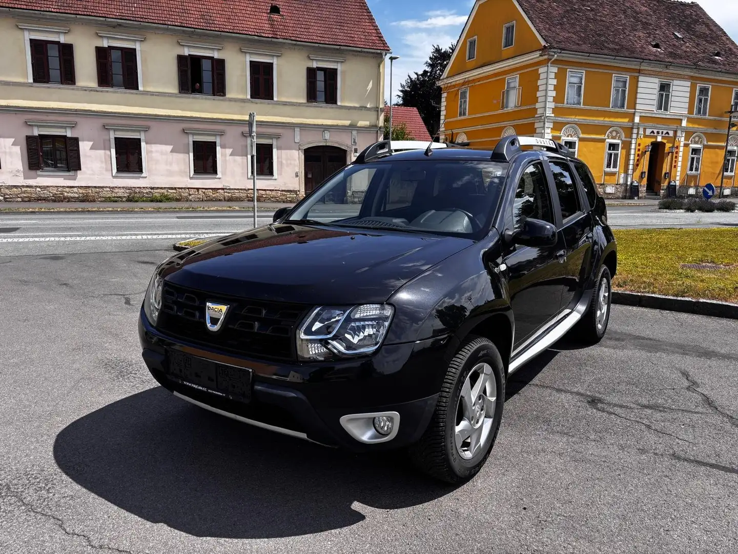 Dacia Duster Basis 4x2 Schwarz - 1