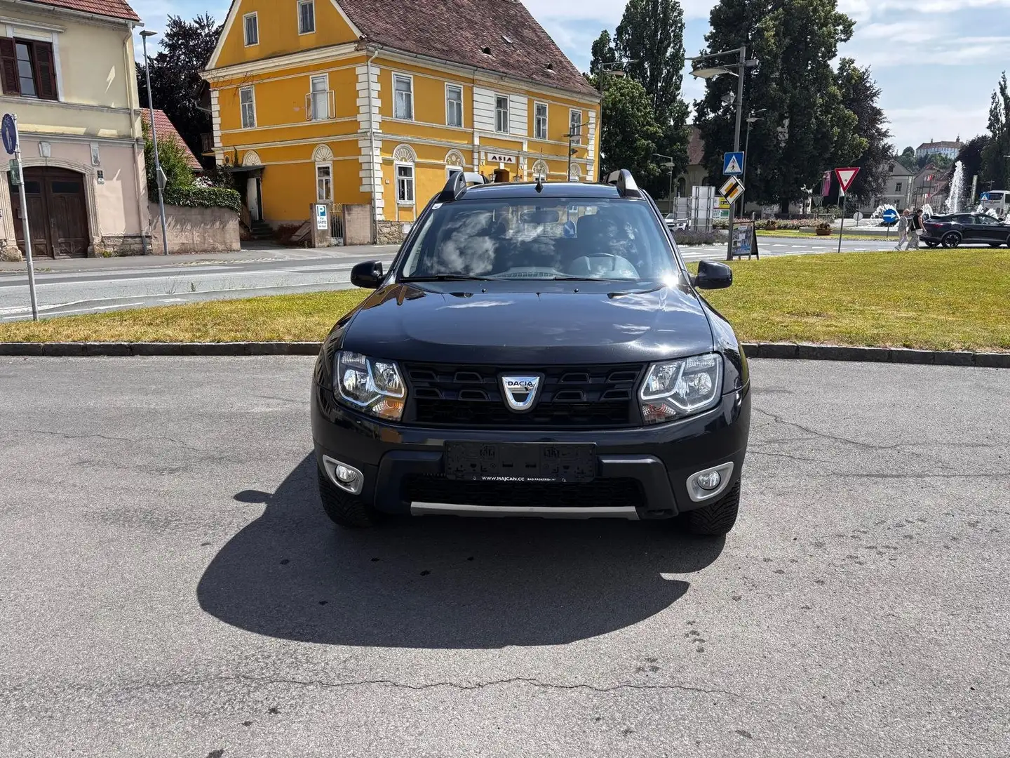 Dacia Duster Basis 4x2 Schwarz - 2