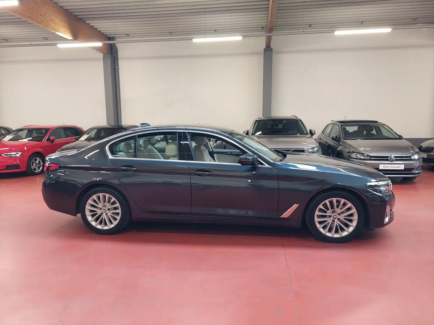 BMW 520 dA FaceLift - LUXURY LINE - NAVI - KeyLess - CAM Gris - 2