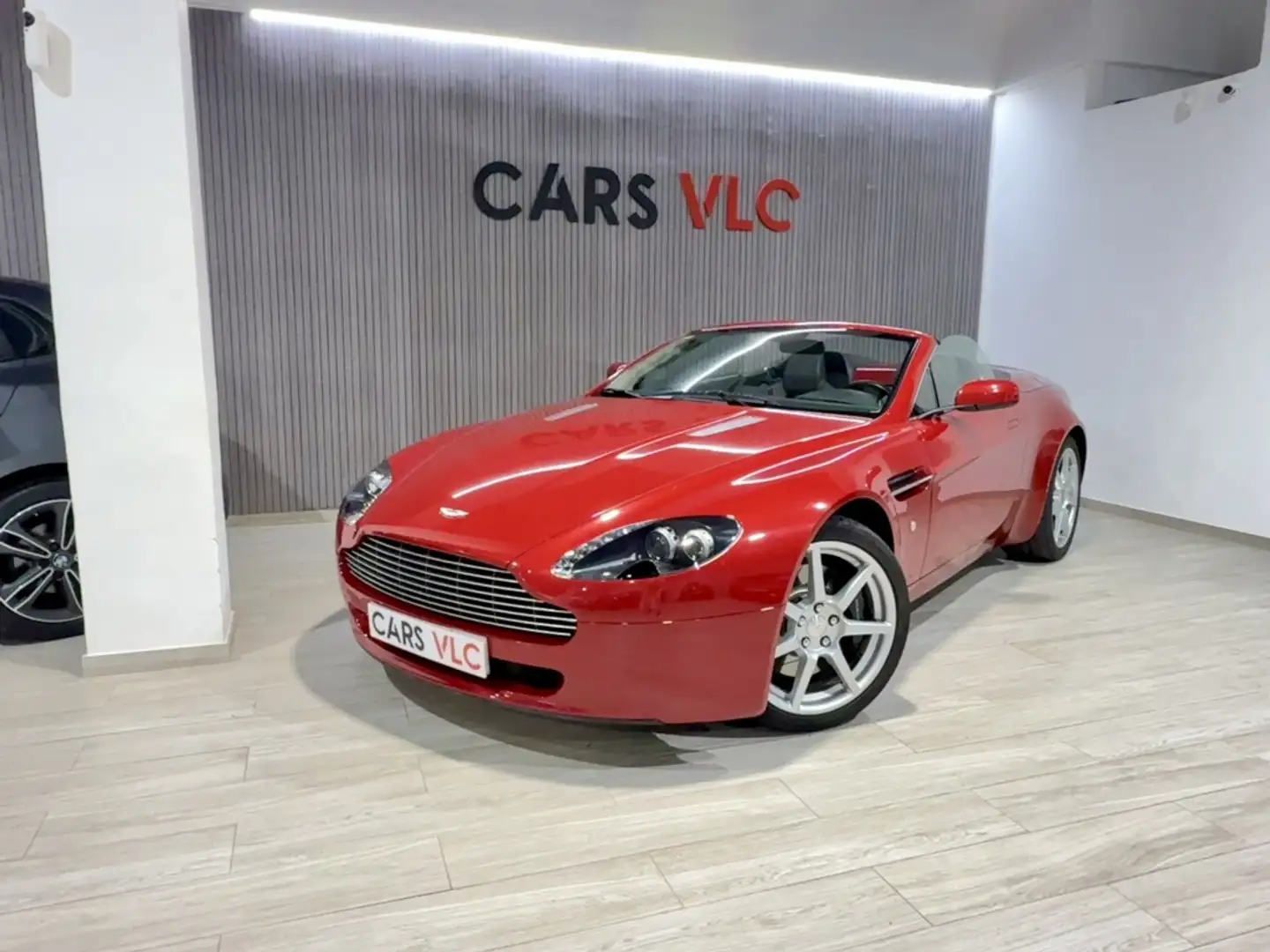 Aston Martin Vantage Roadster - 2
