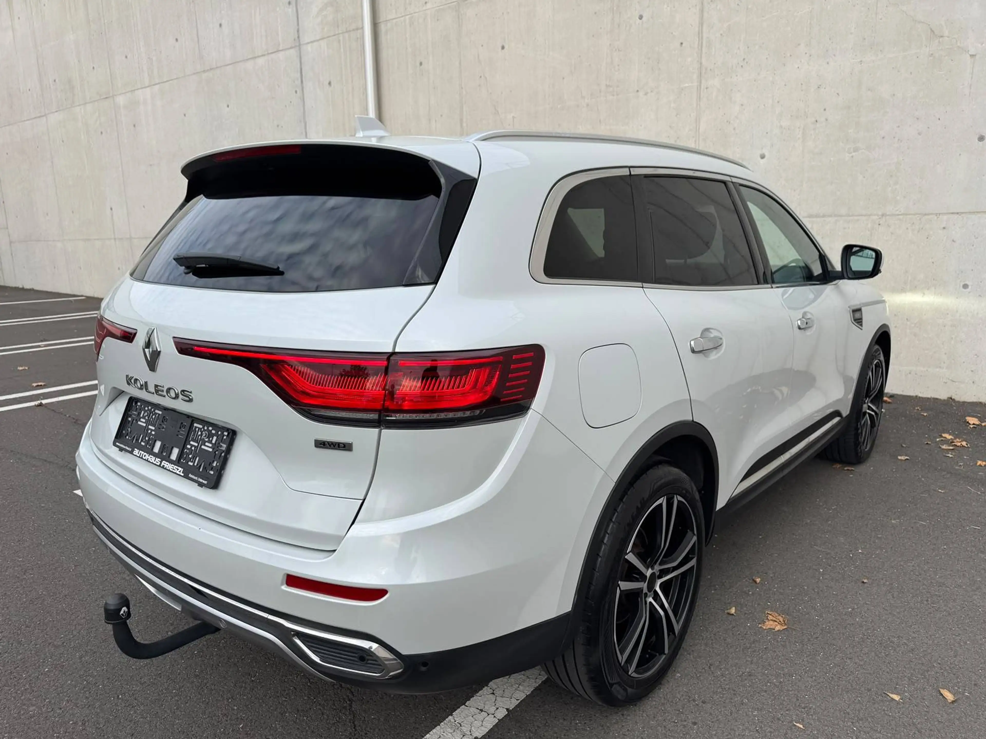 Renault Koleos Initiale Paris 4x4 *AHK*Erstbesitz*Totwinkelas.*ACC*Rückfahrkamera*Sitzheizung*Sitzbelüftung — photo 8