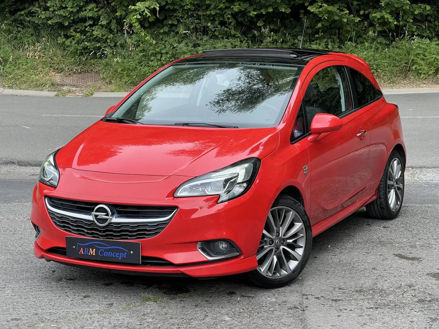Opel Corsa 1.4i essence OPC Line 2015 Toit pano/xenon/garanti - 1