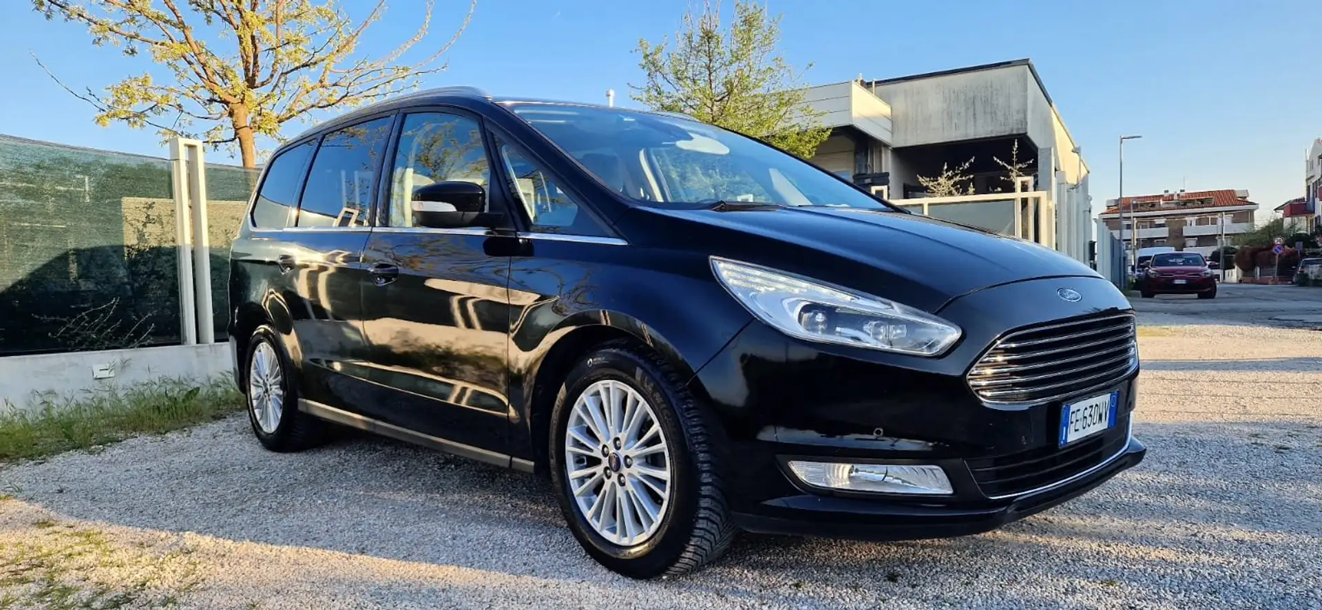 Ford Galaxy 2.0 tdci Titanium s&s 180cv powershift Nero - 2