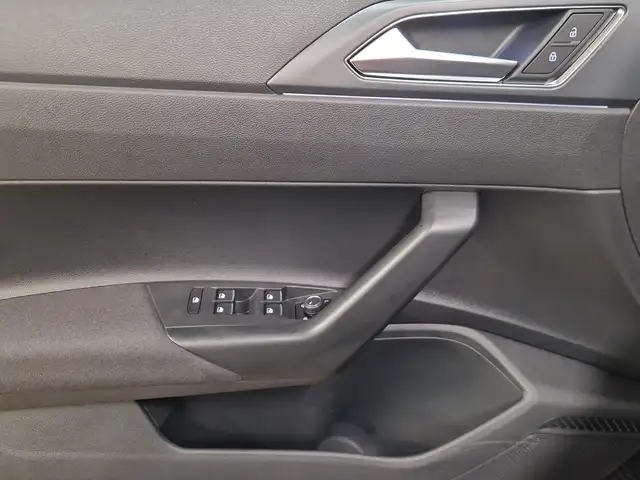 Volkswagen Polo view 14