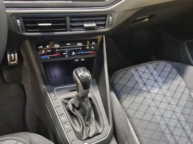 Volkswagen Polo view 12
